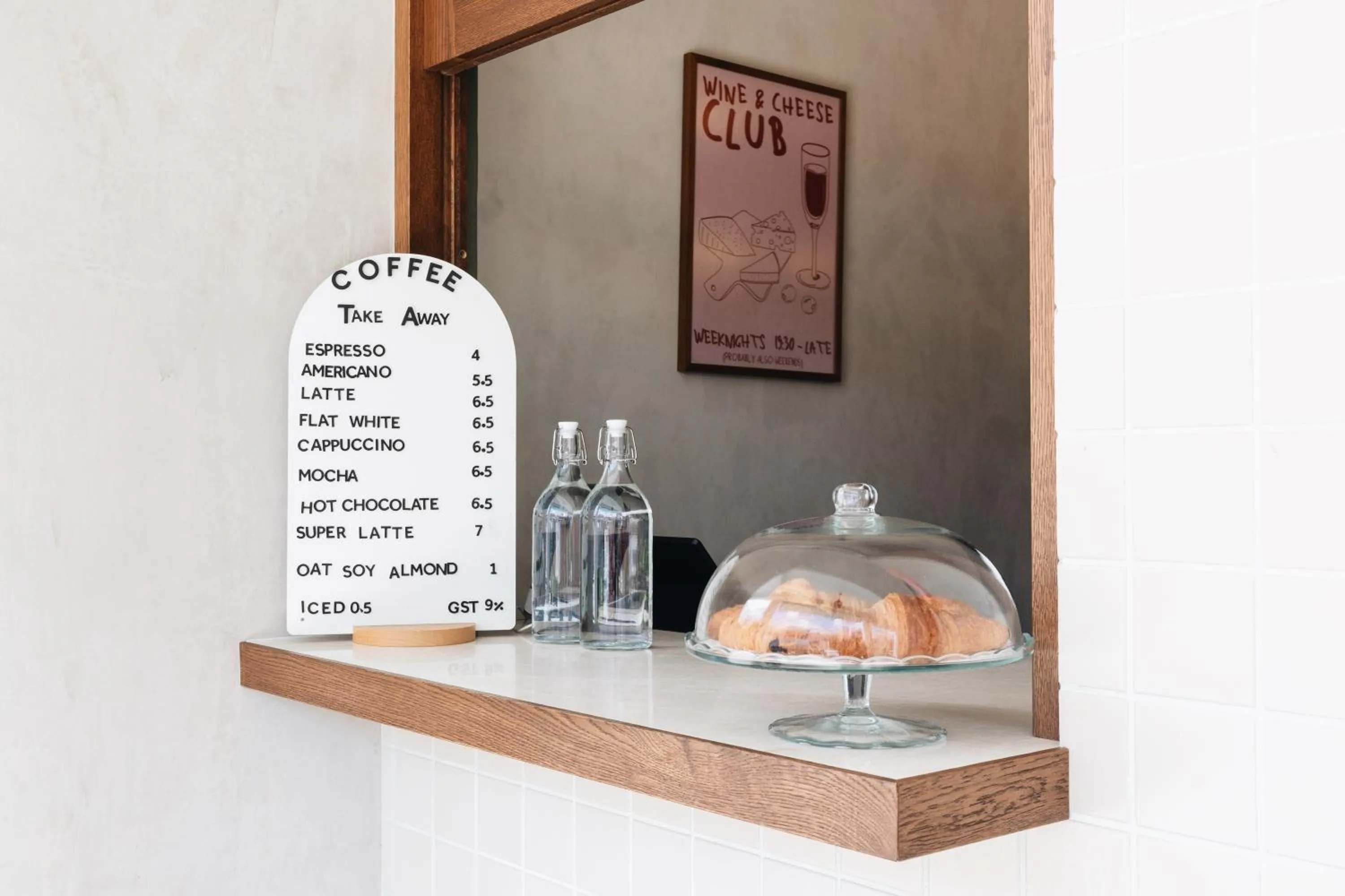 Restaurant/places to eat in Santa Grand Hotel East Coast a NuVe Group Collection