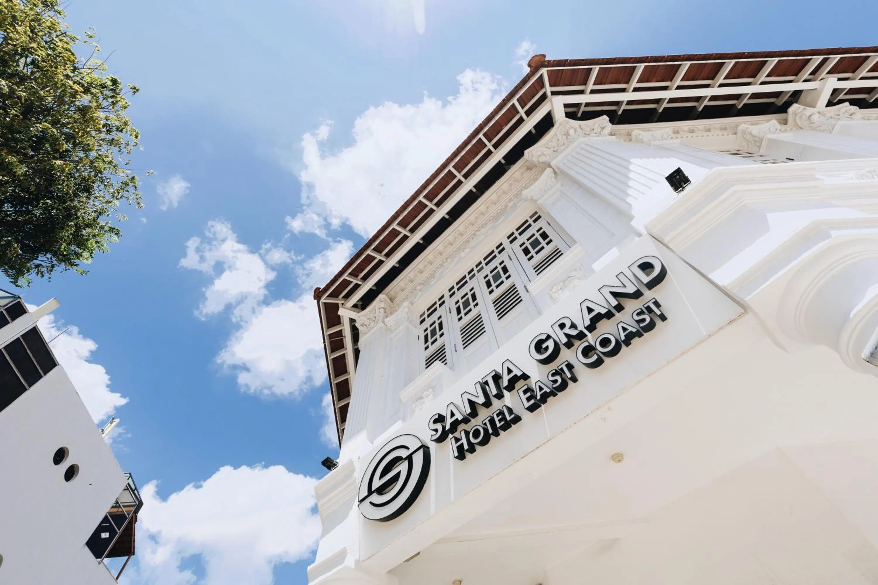 Property building in Santa Grand Hotel East Coast a NuVe Group Collection