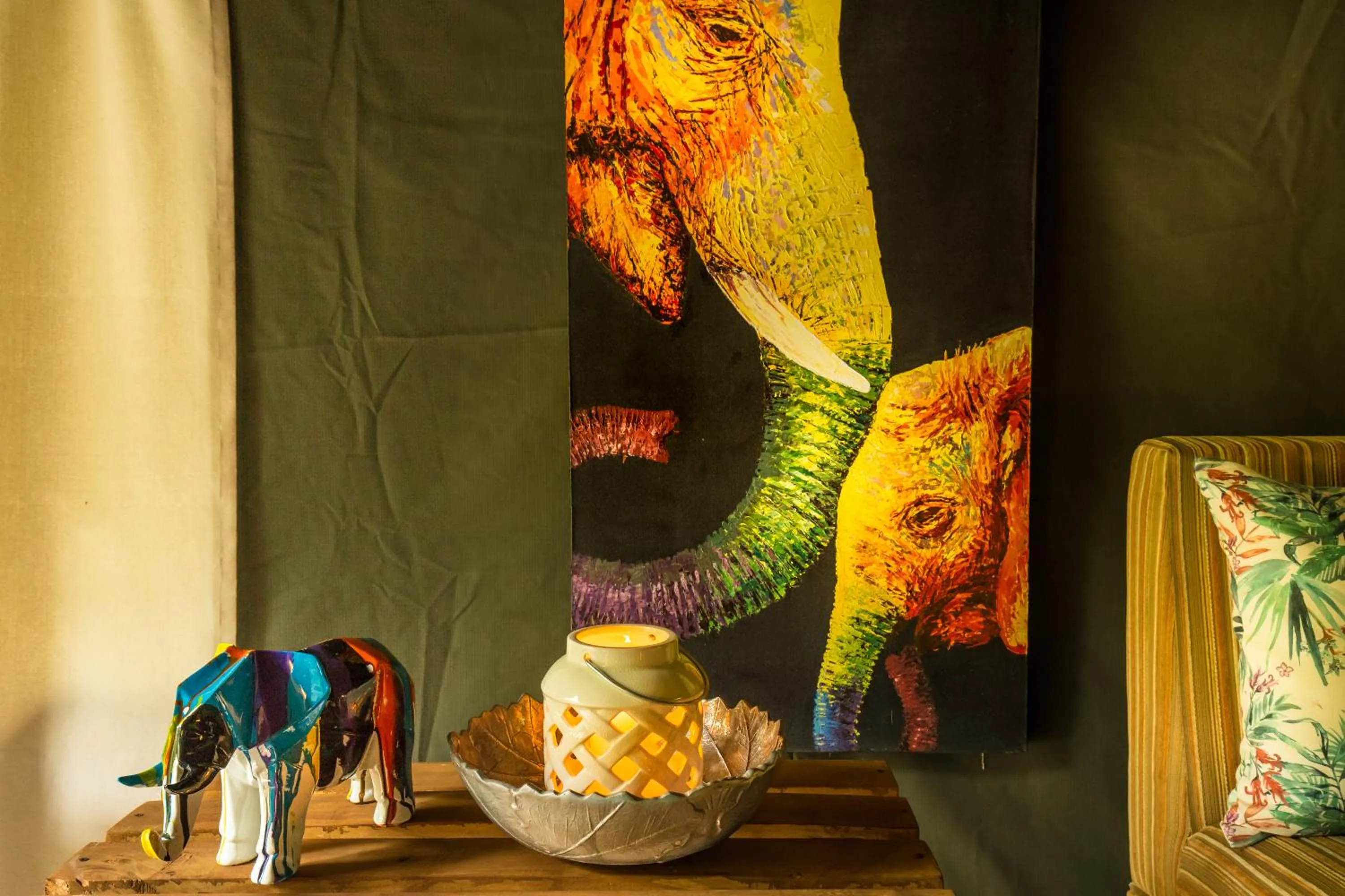 Decorative detail in Mahoora Wilpattu - by Eco Team