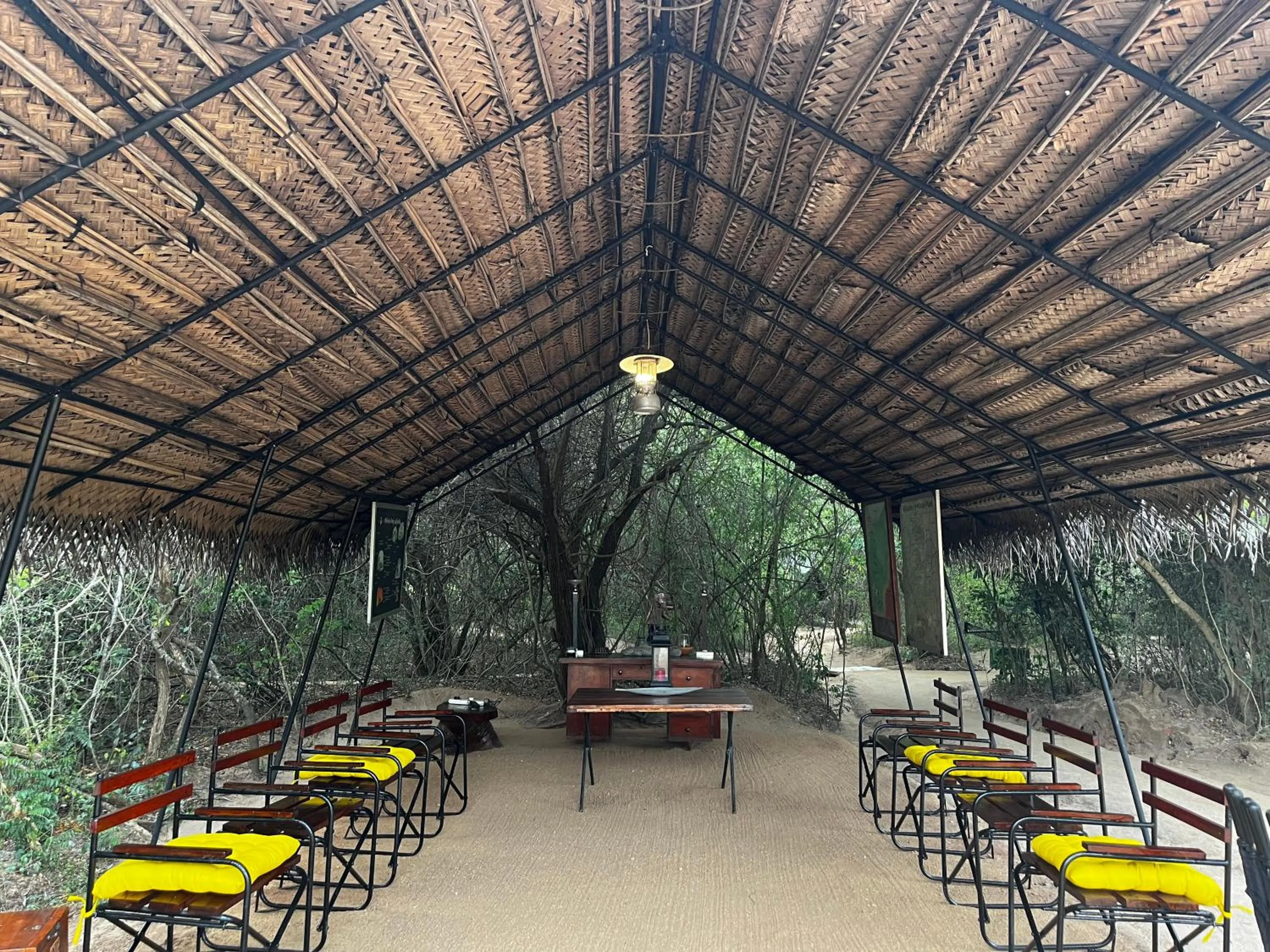 Lobby or reception in Mahoora Wilpattu - by Eco Team