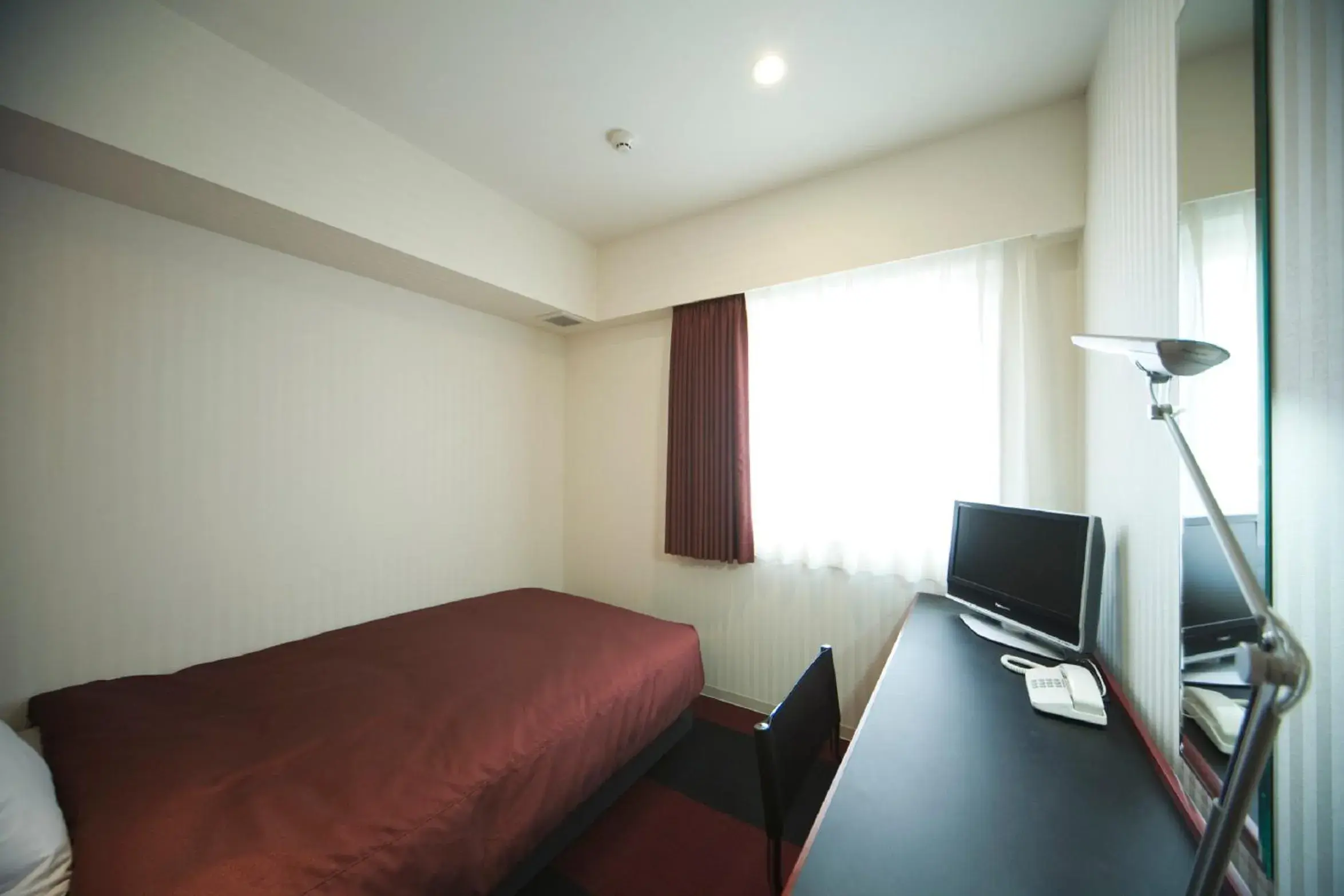 Photo of the whole room, Bed in Hotel Mid In Meguro Ekimae Photo of the whole room, Bed in Hotel Mid In Meguro Ekimae