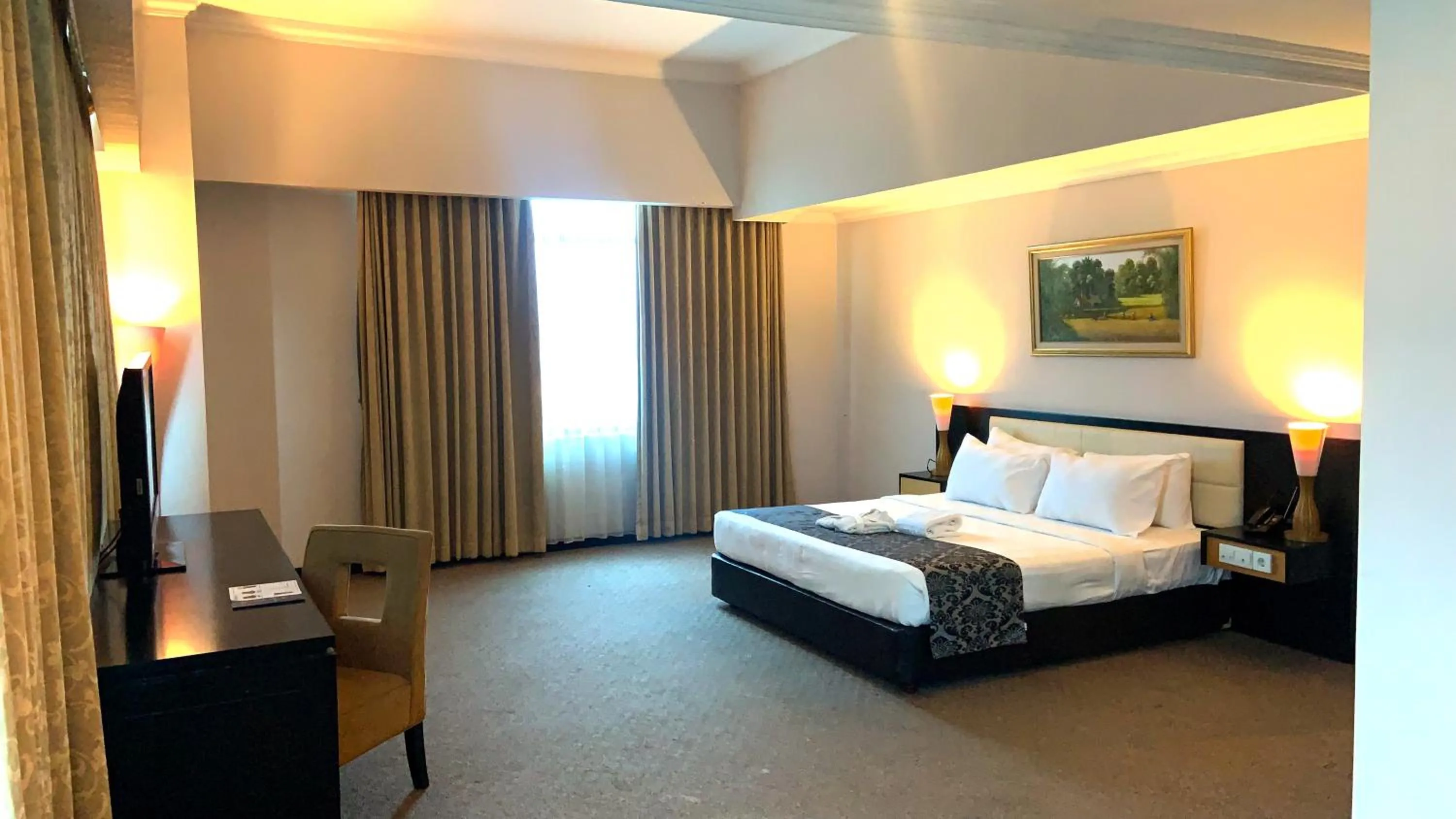 Bedroom, Bed in Grand Jatra Hotel Pekanbaru