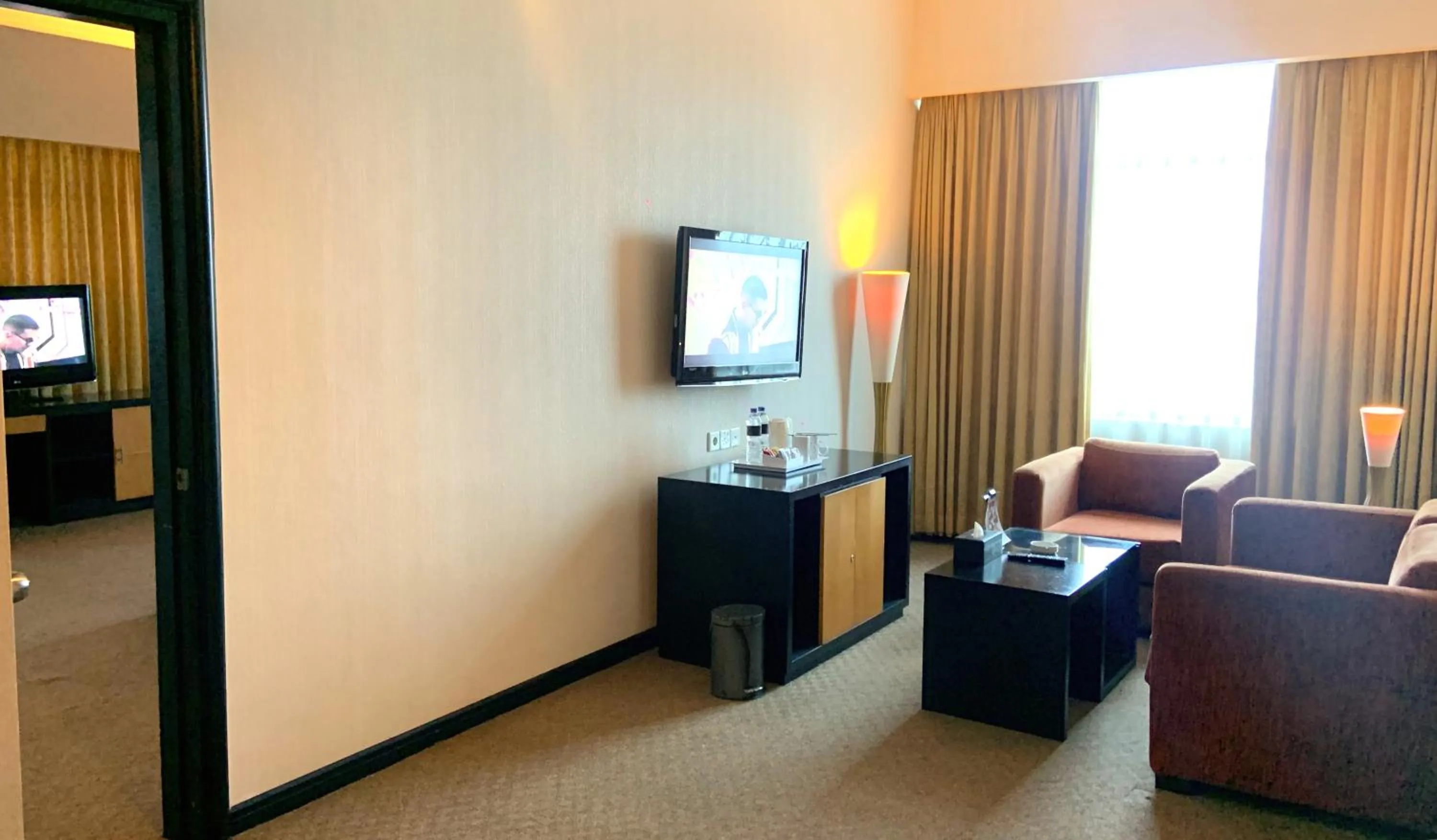 Living room in Grand Jatra Hotel Pekanbaru