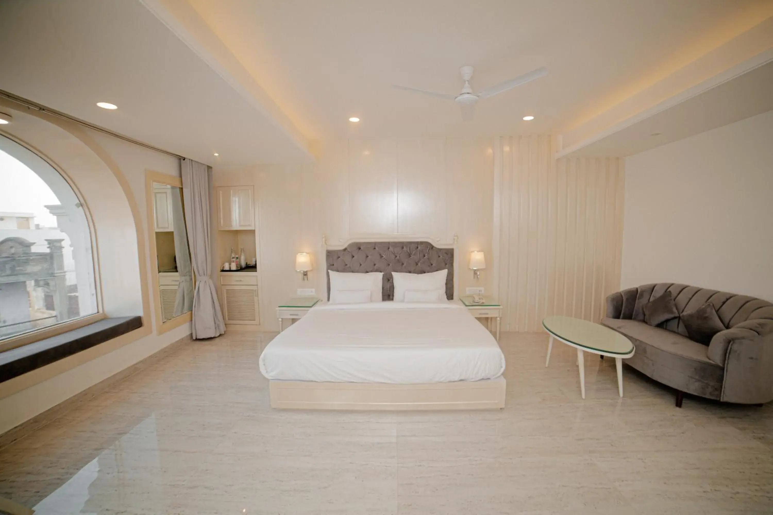 Bed in Pearl Courtyard Bed in Pearl Courtyard