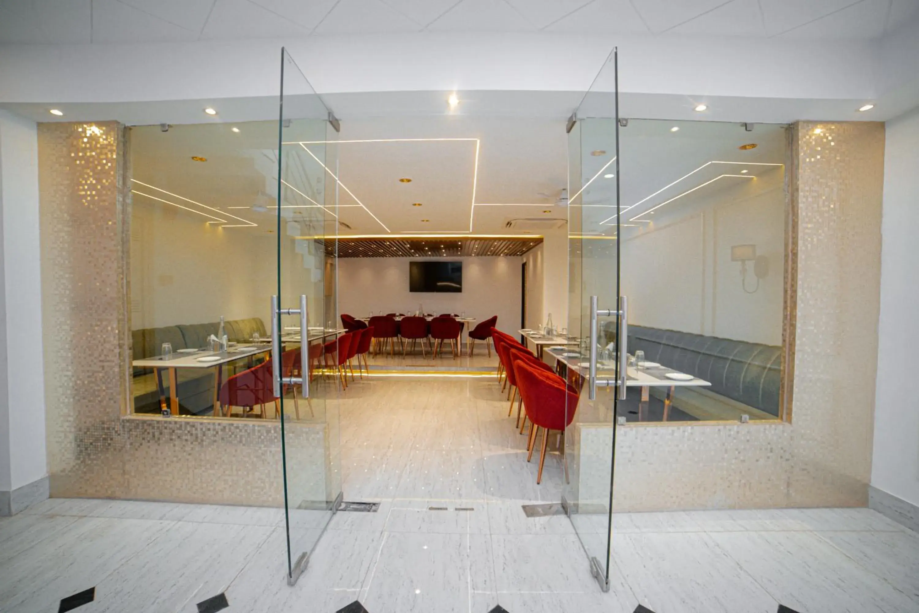 Restaurant/places to eat in Pearl Courtyard Restaurant/places to eat in Pearl Courtyard