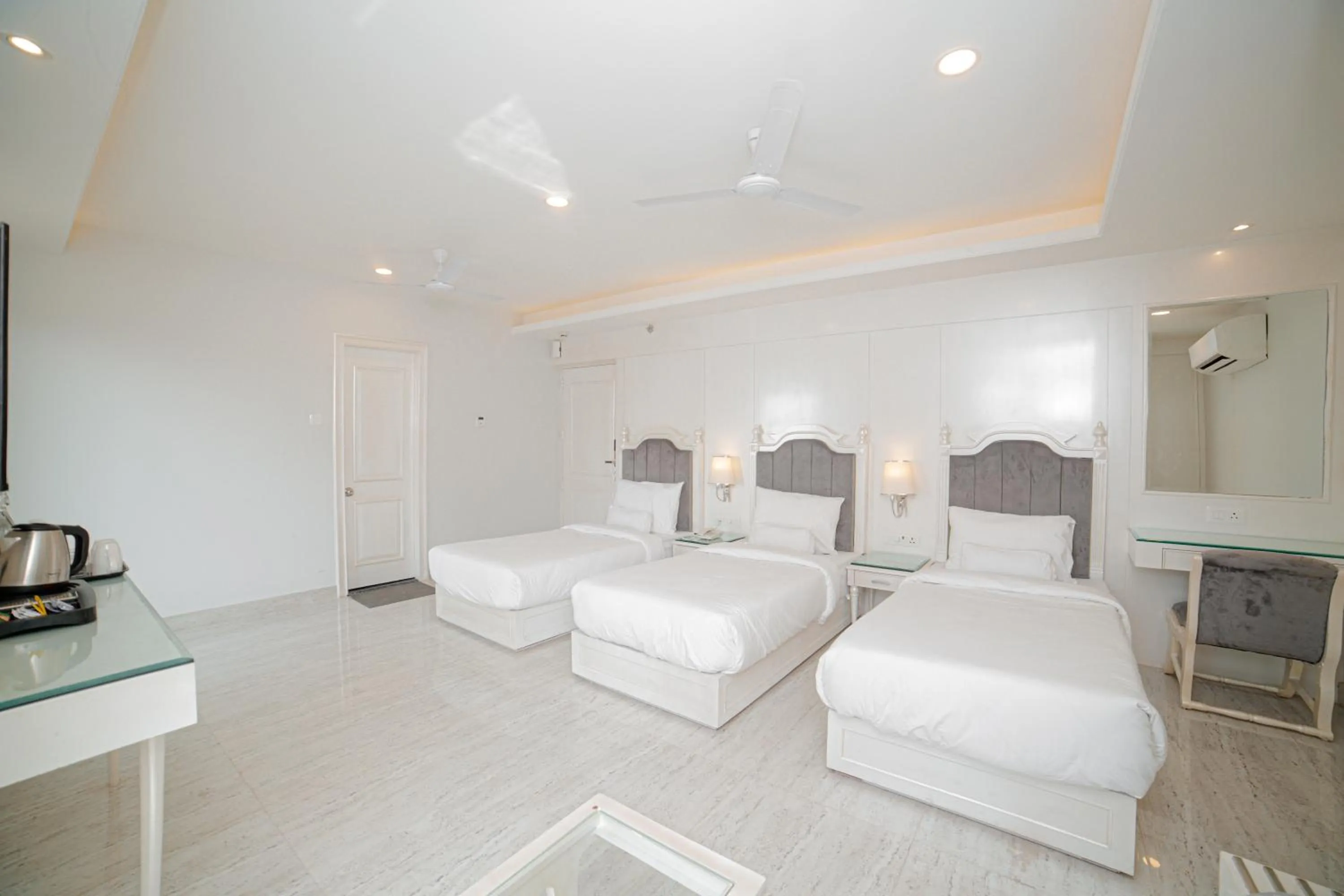 Bedroom, Bed in Pearl Courtyard