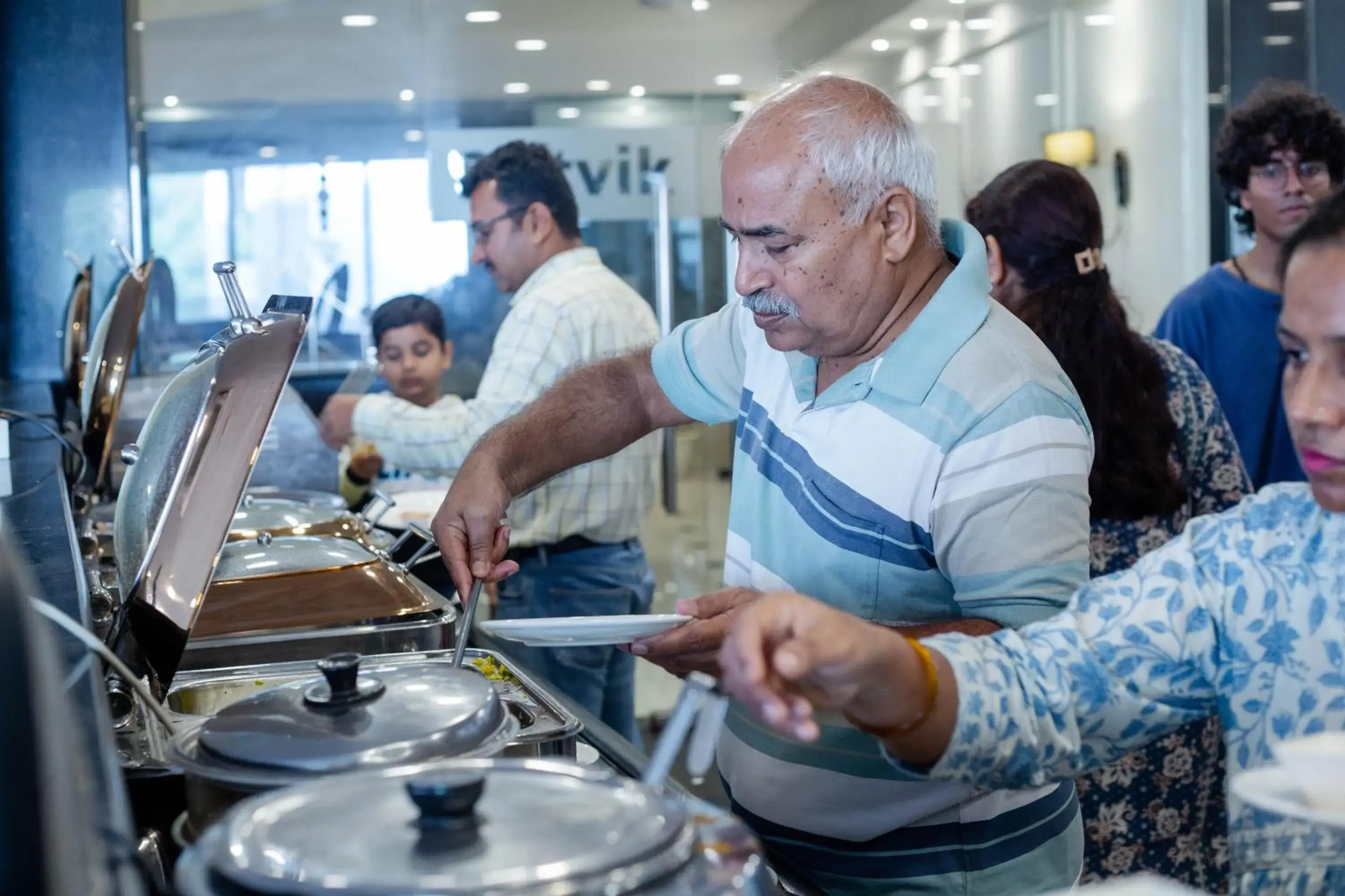 Restaurant/places to eat in Pearl Courtyard Restaurant/places to eat in Pearl Courtyard