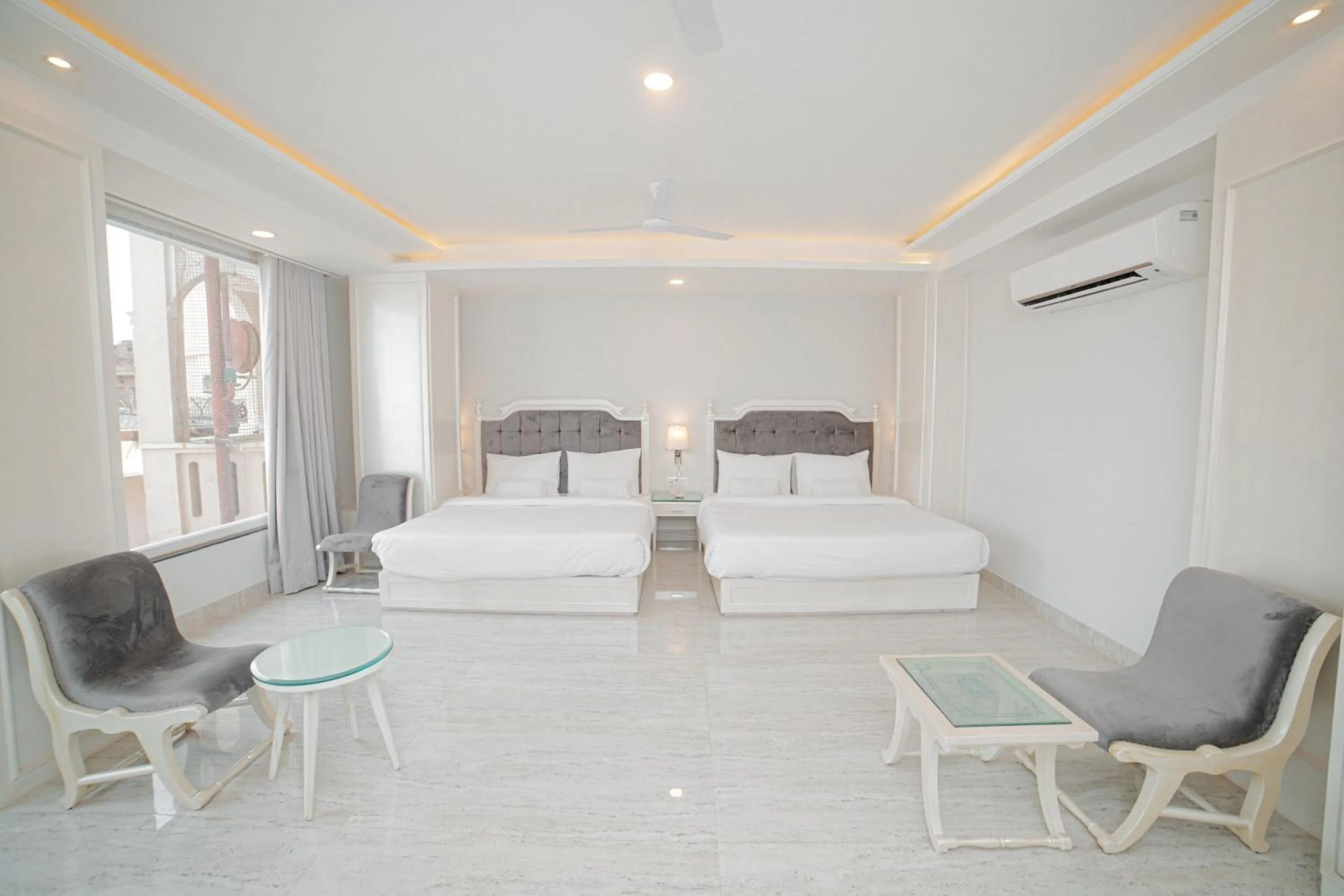 VIP, Bed in Pearl Courtyard