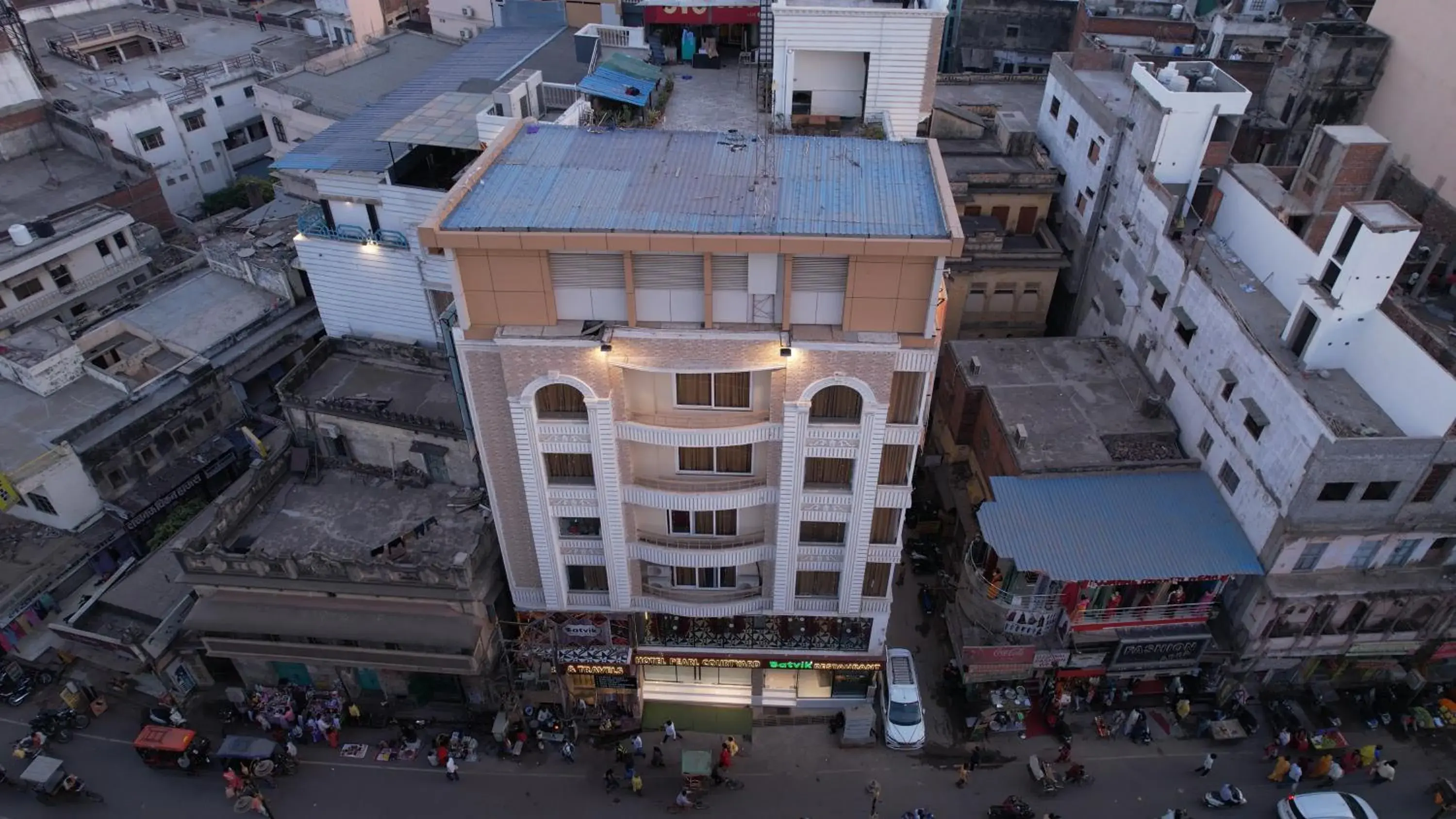 Property building in Pearl Courtyard Property building in Pearl Courtyard