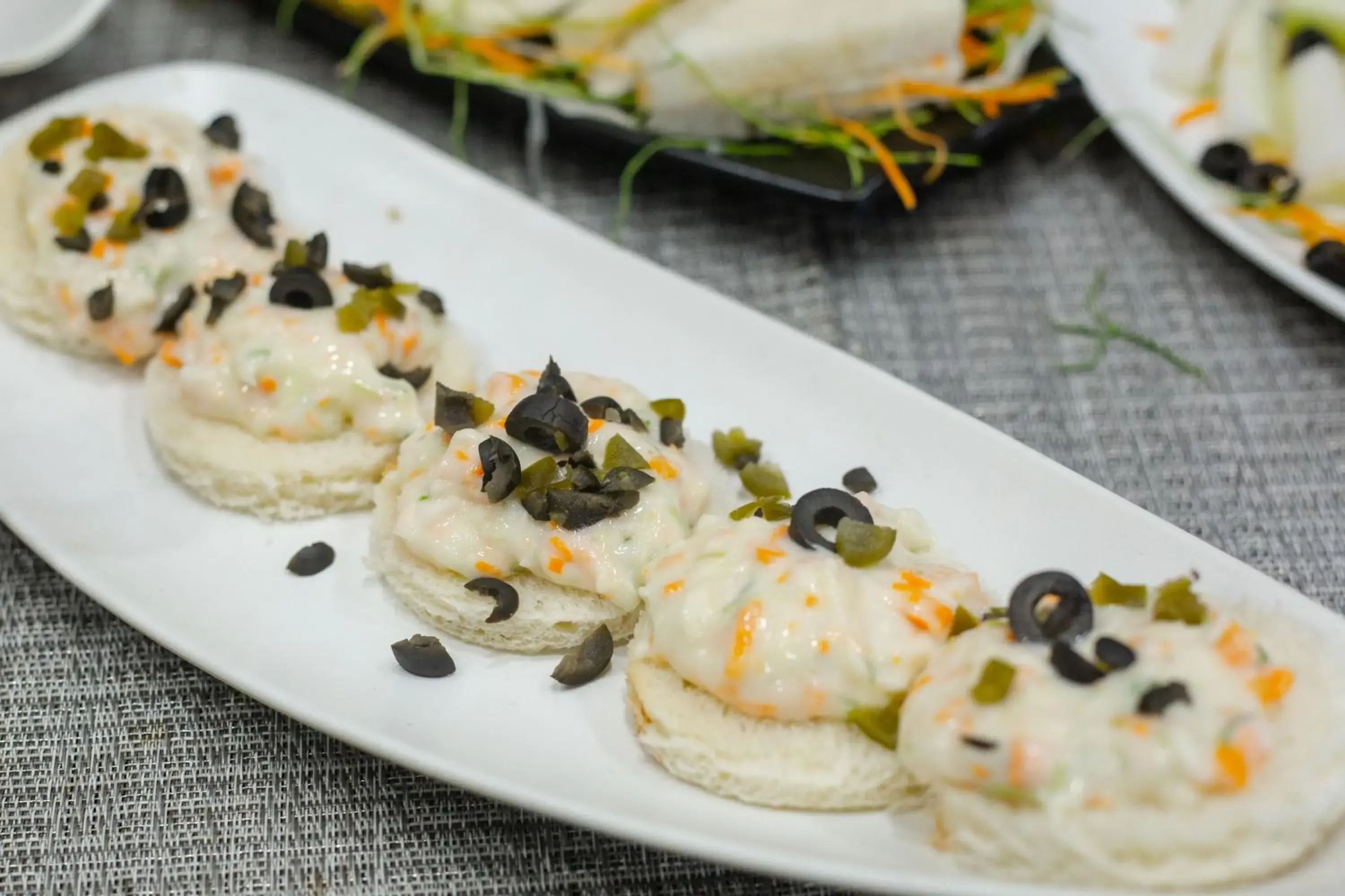 Food in Pearl Courtyard Food in Pearl Courtyard