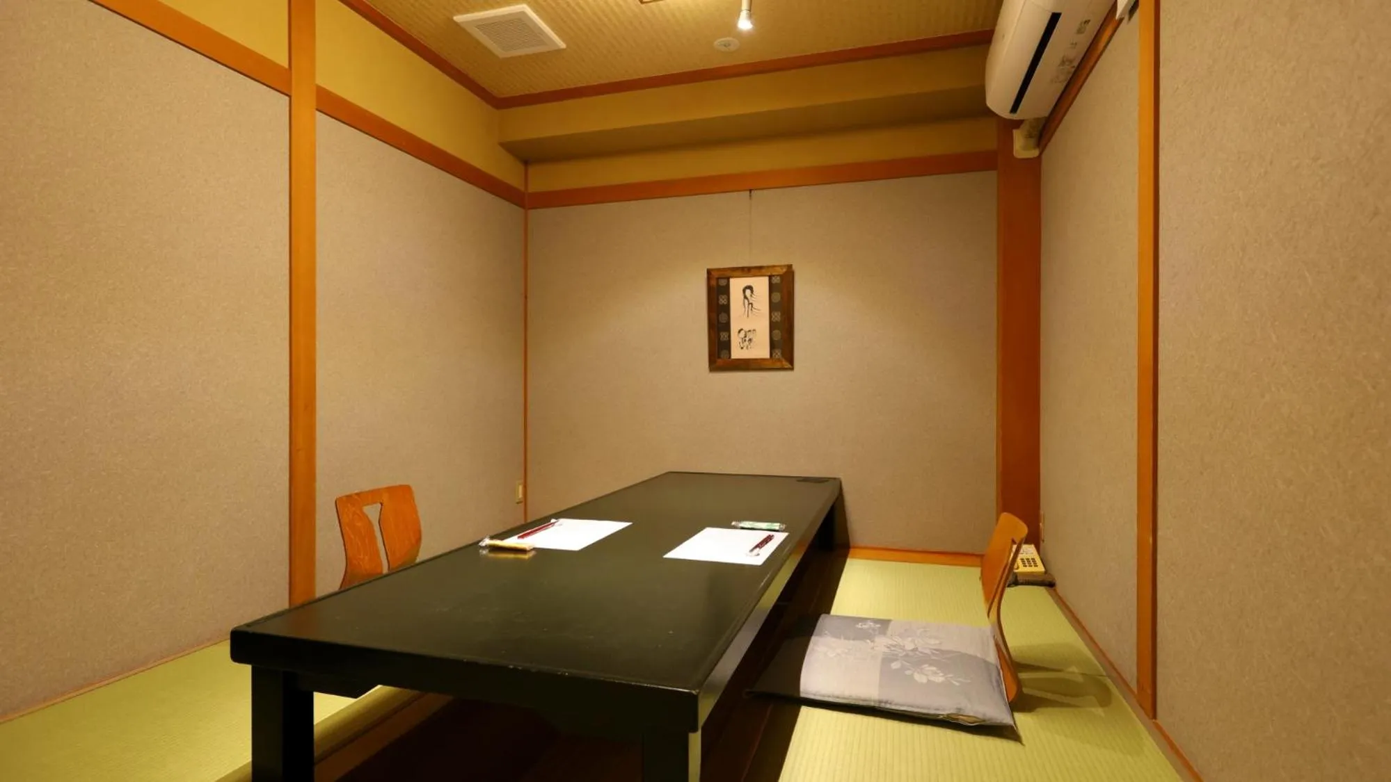 Dining area in Ryokan Sakaya