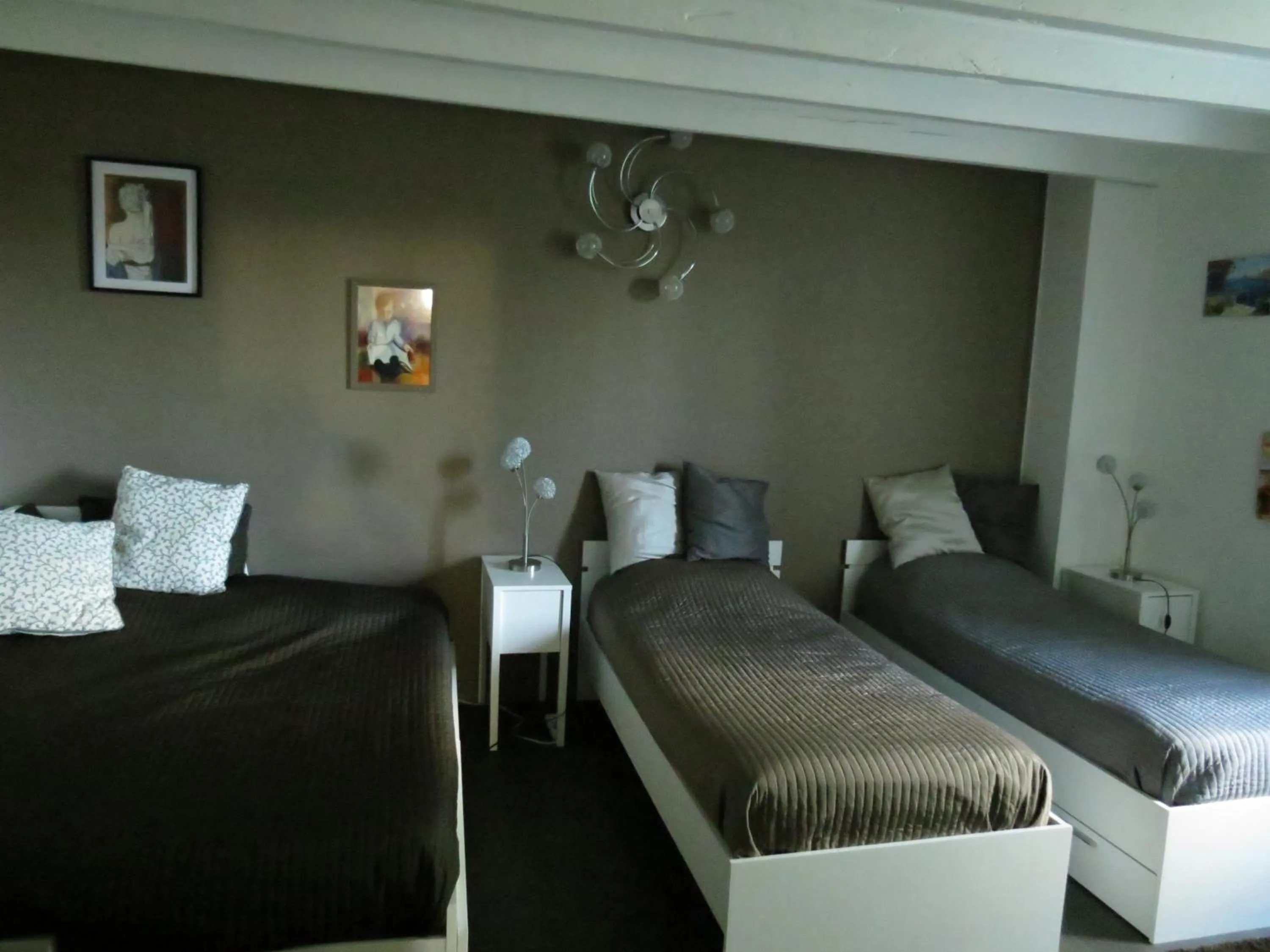 Photo of the whole room, Bed in Les Terrasses des Mimosas