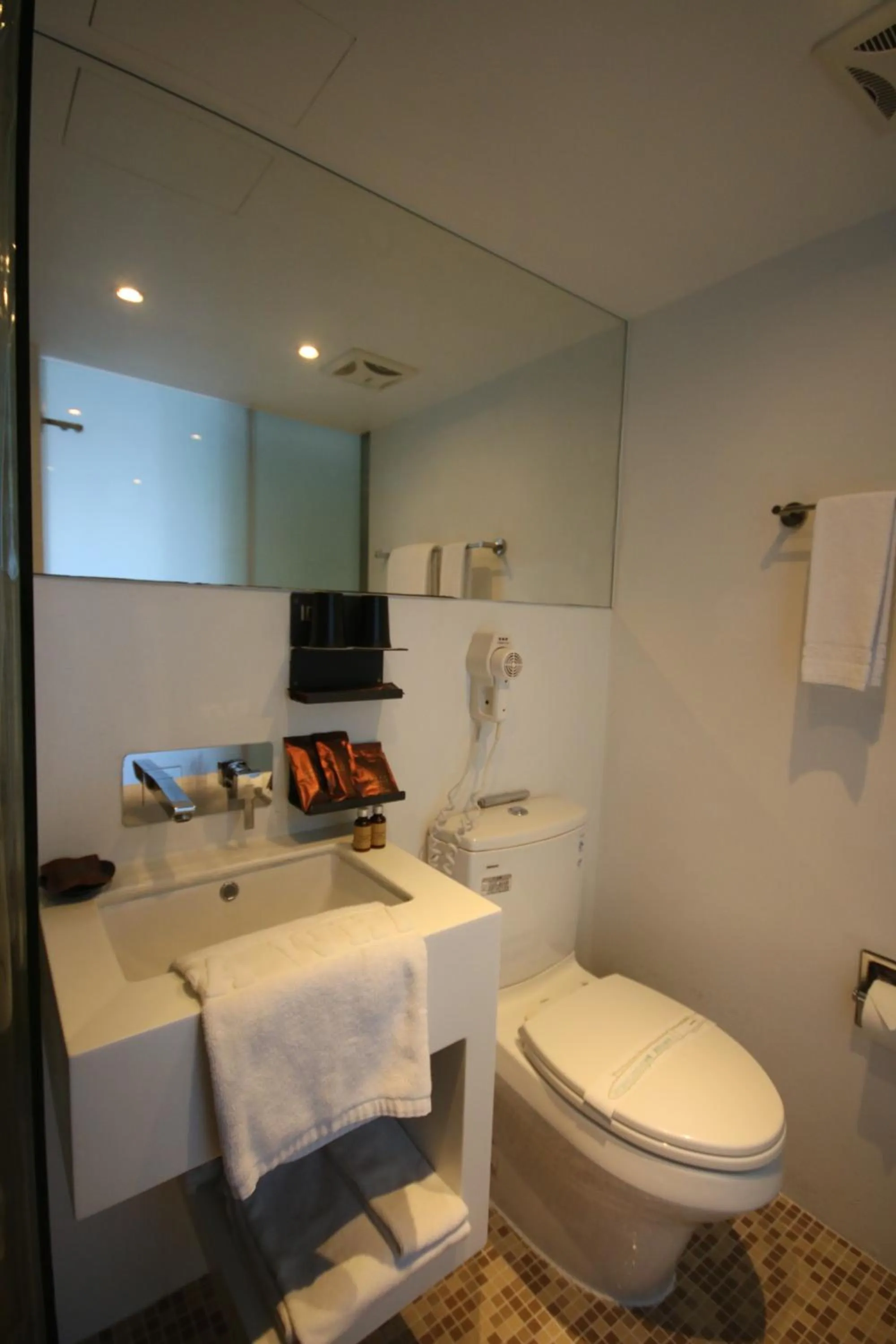 Hotel Papa Whale-Kaohsiung Formosa Boulevard