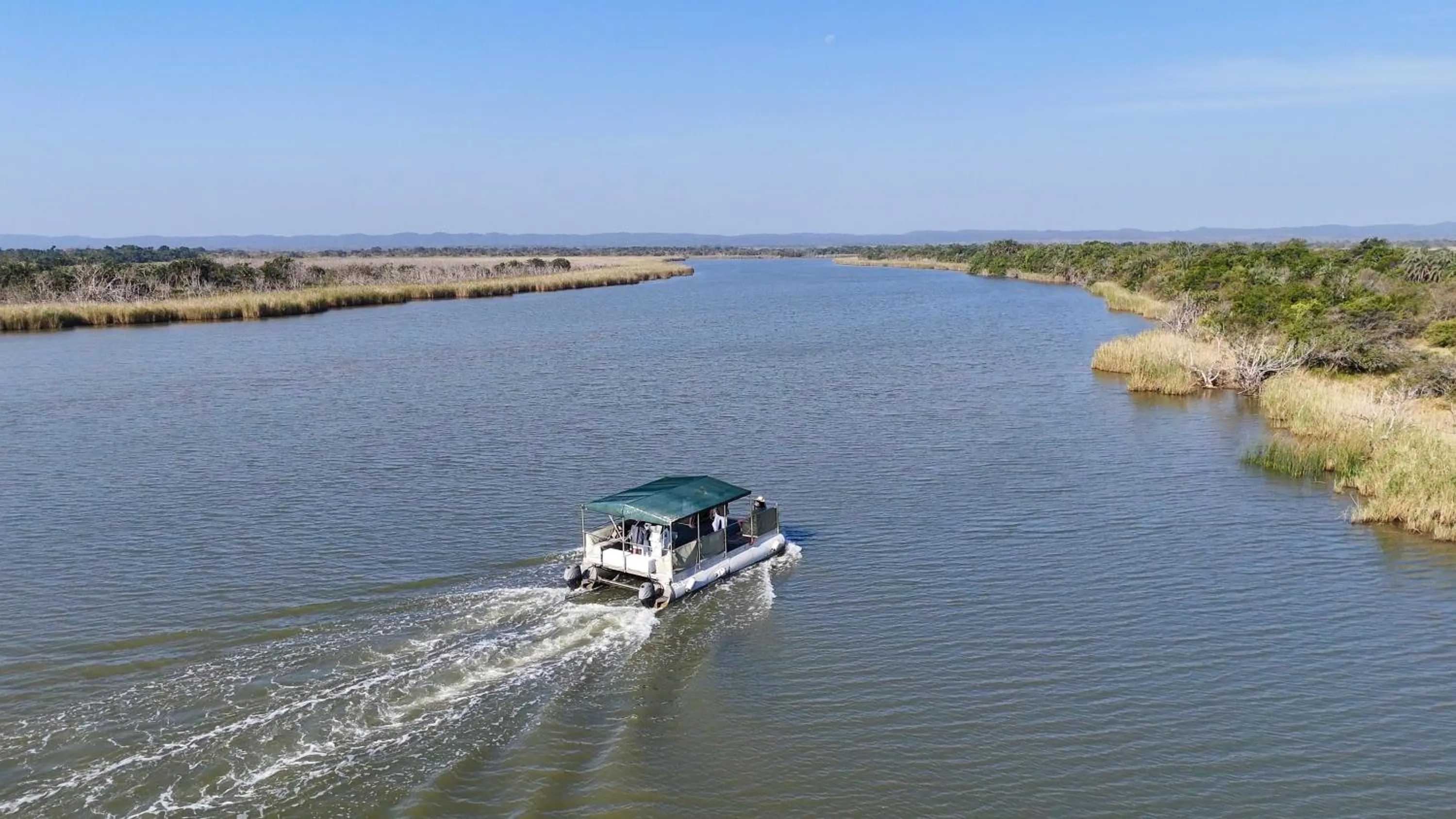 Activities in Makakatana Bay Lodge
