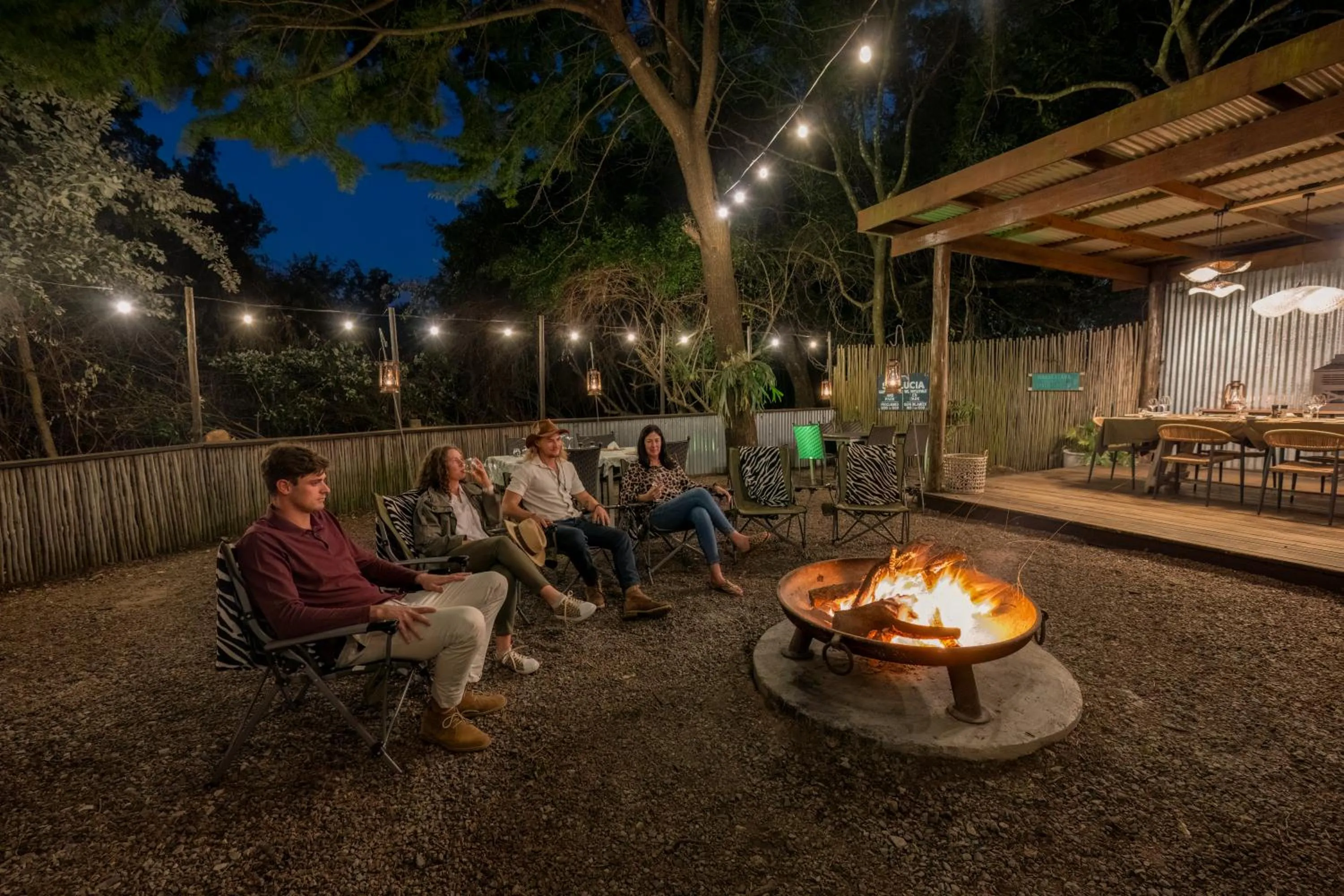 Restaurant/places to eat in Makakatana Bay Lodge