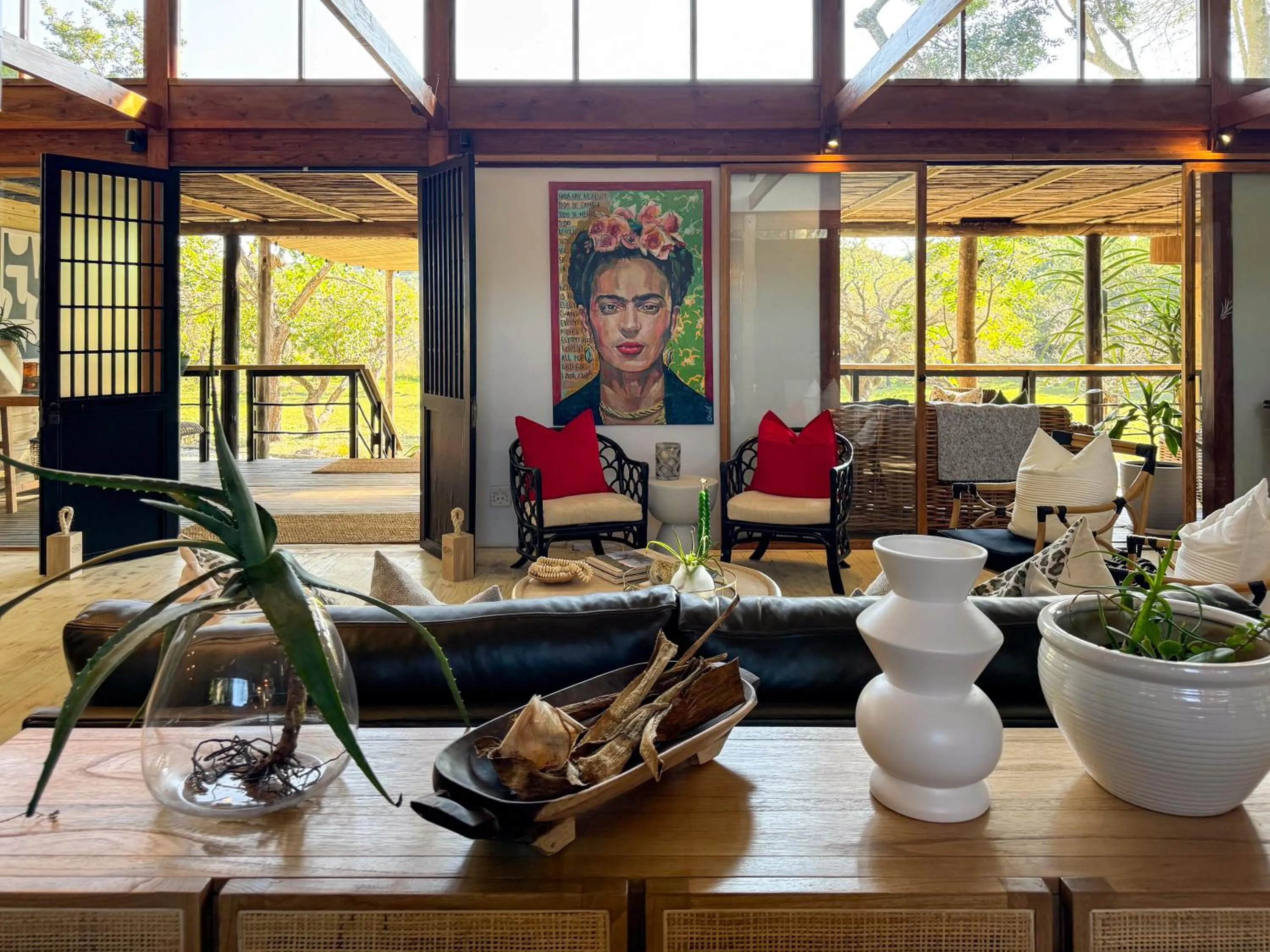 Property building in Makakatana Bay Lodge