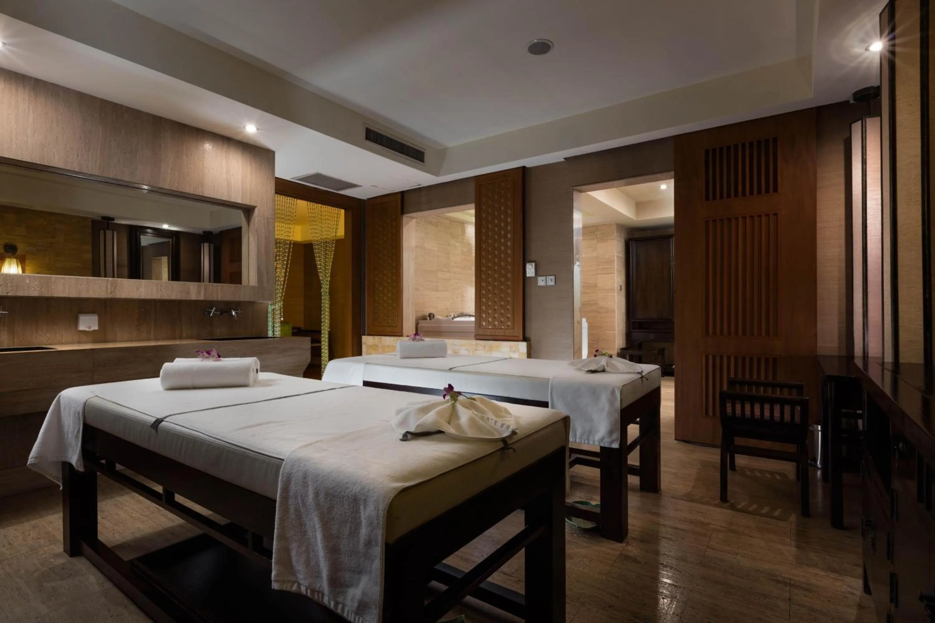 Spa and wellness centre/facilities, Bed in Ramada Beijing North