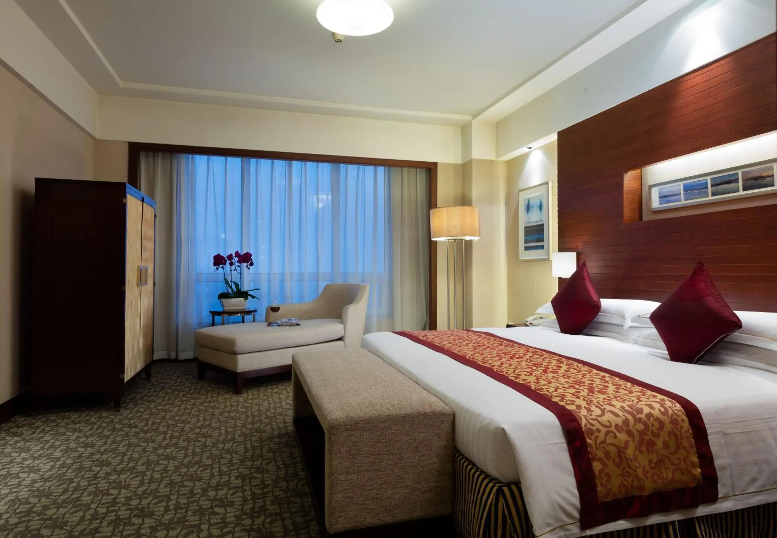 Photo of the whole room, Bed in Ramada Beijing North Photo of the whole room, Bed in Ramada Beijing North