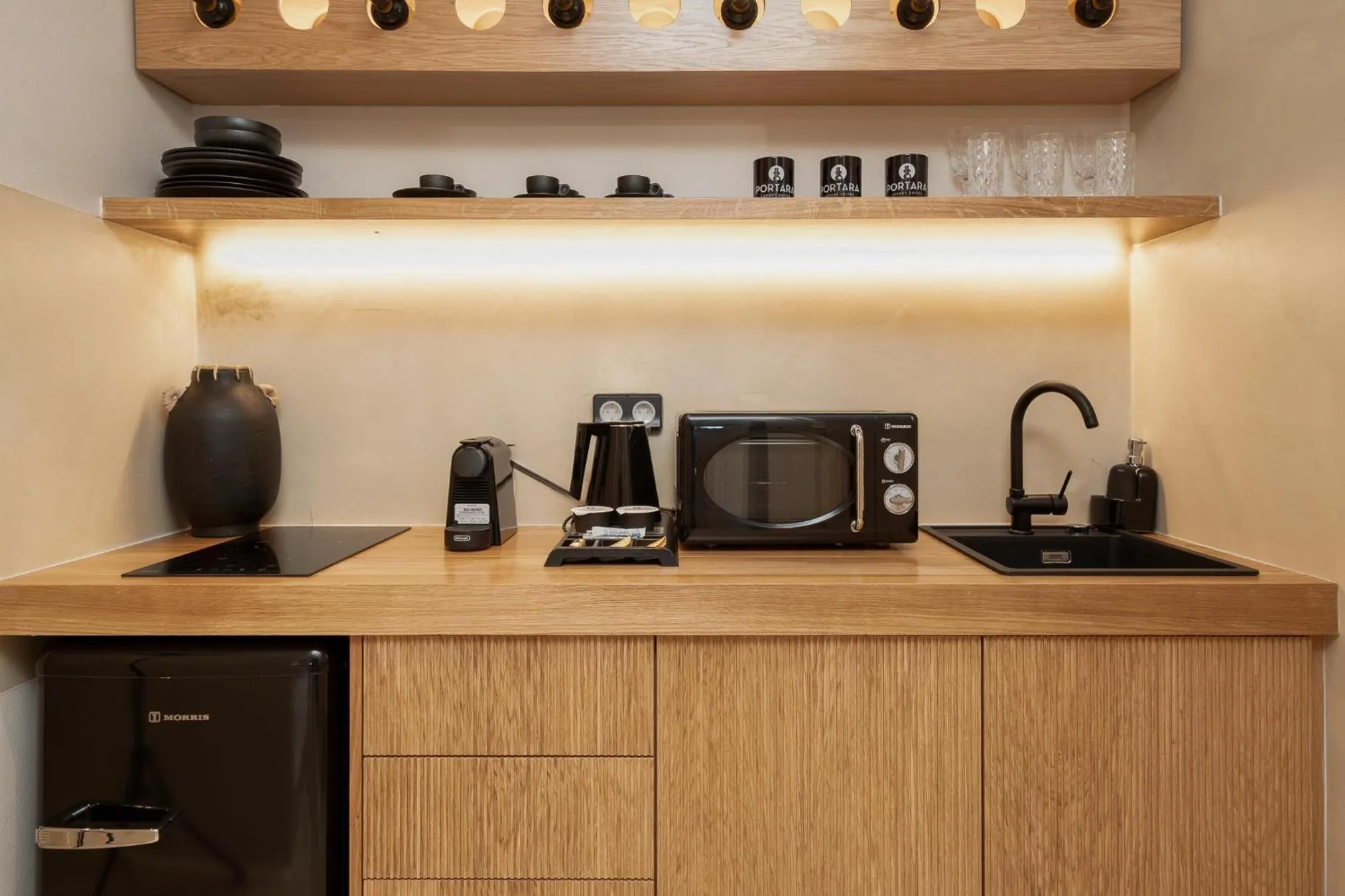 Portara Seaside Luxury Suites