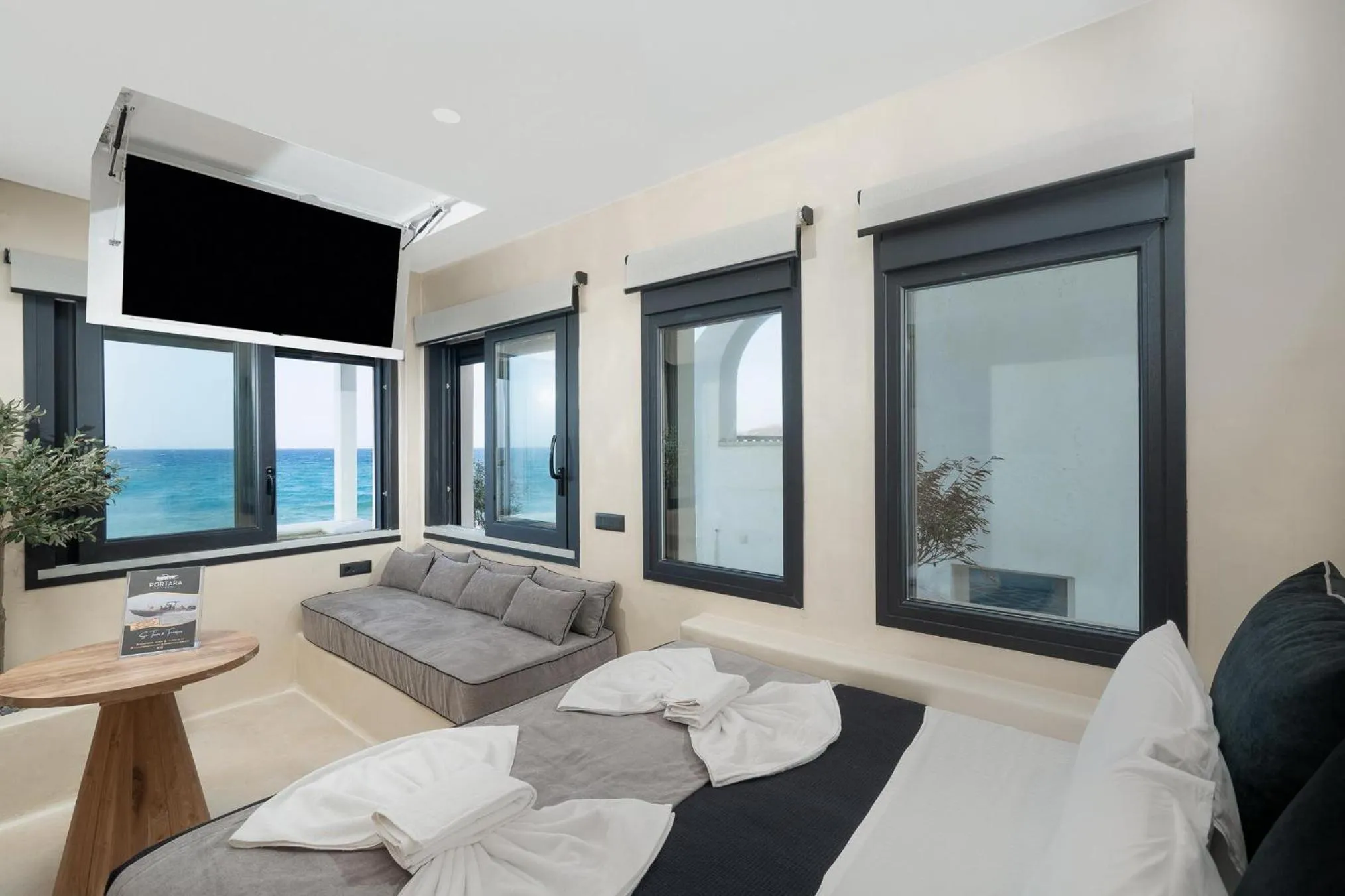 Portara Seaside Luxury Suites