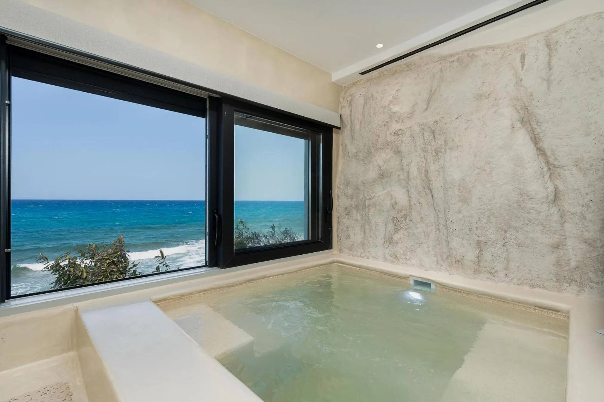 Portara Seaside Luxury Suites