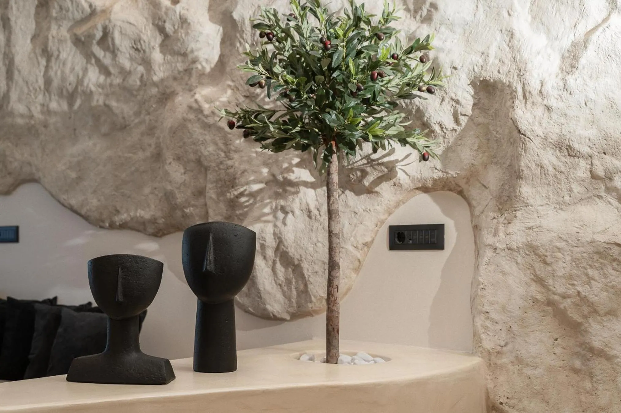 Portara Seaside Luxury Suites