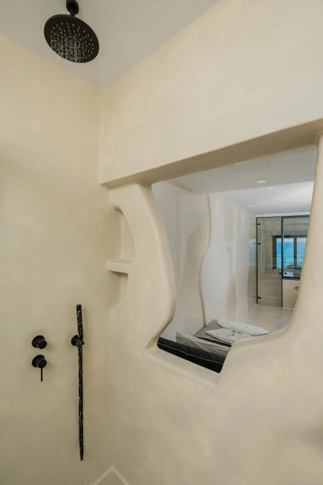 Portara Seaside Luxury Suites