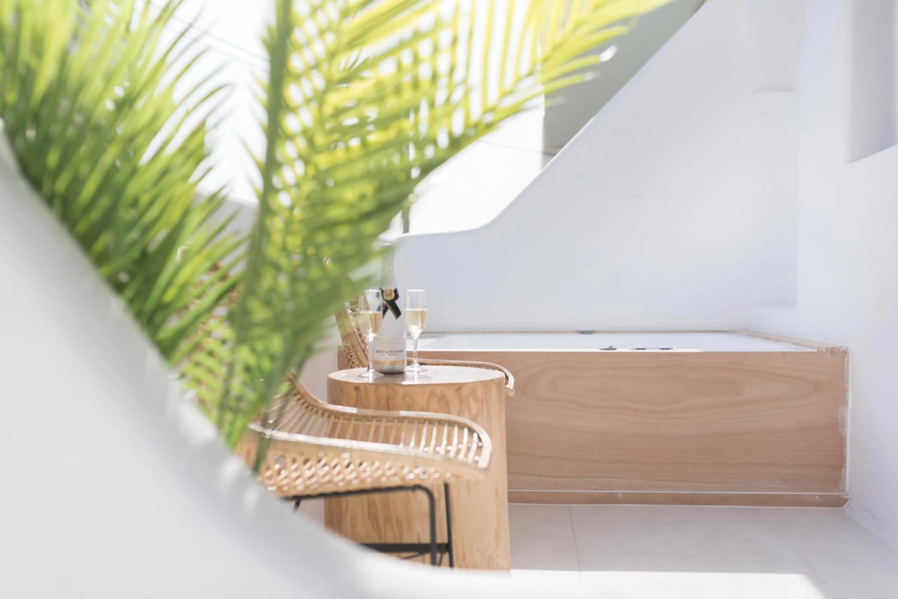 Portara Seaside Luxury Suites