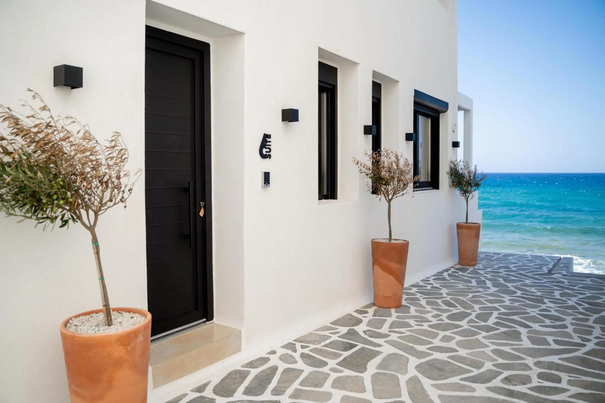 Portara Seaside Luxury Suites