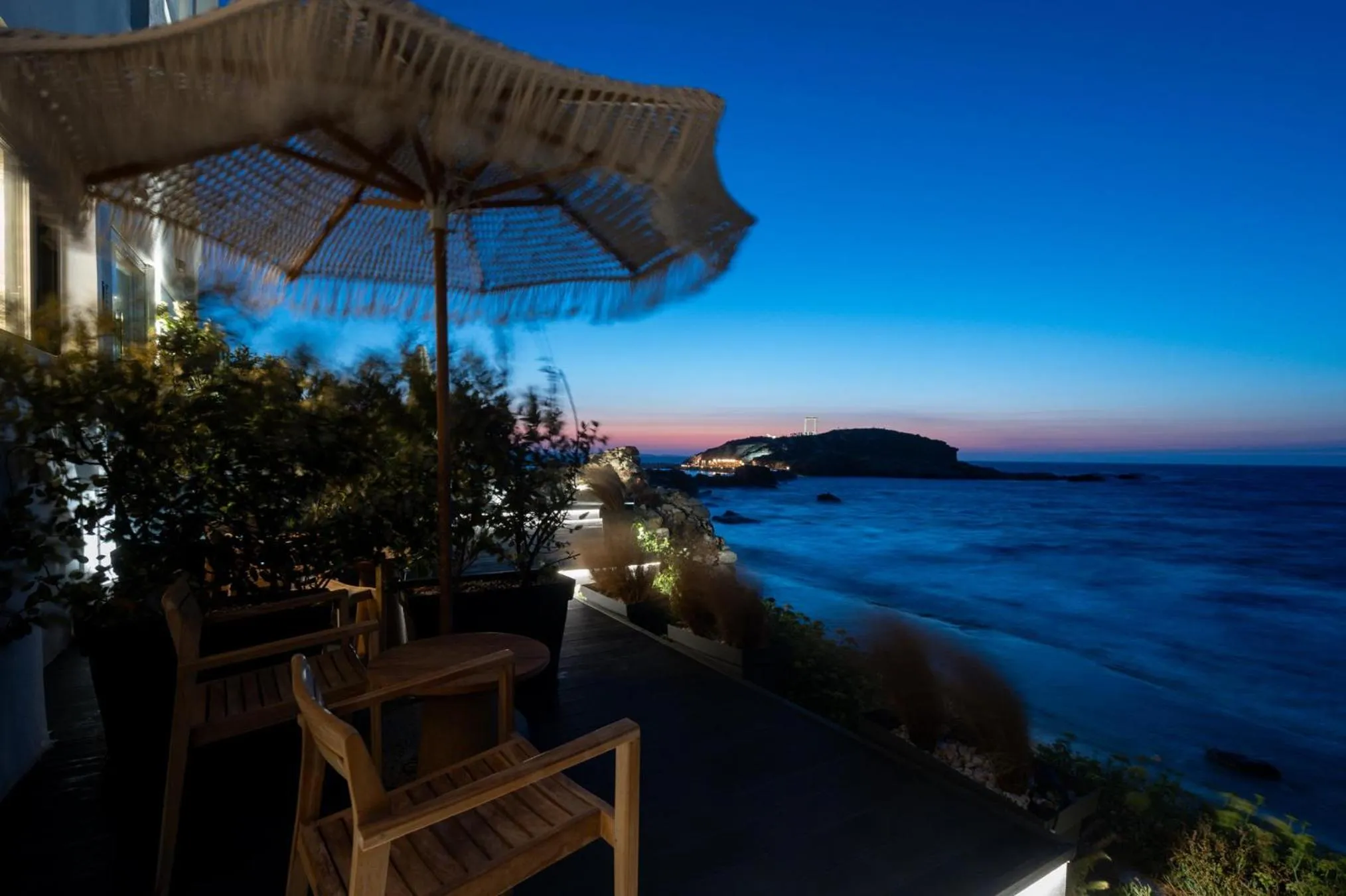 Portara Seaside Luxury Suites