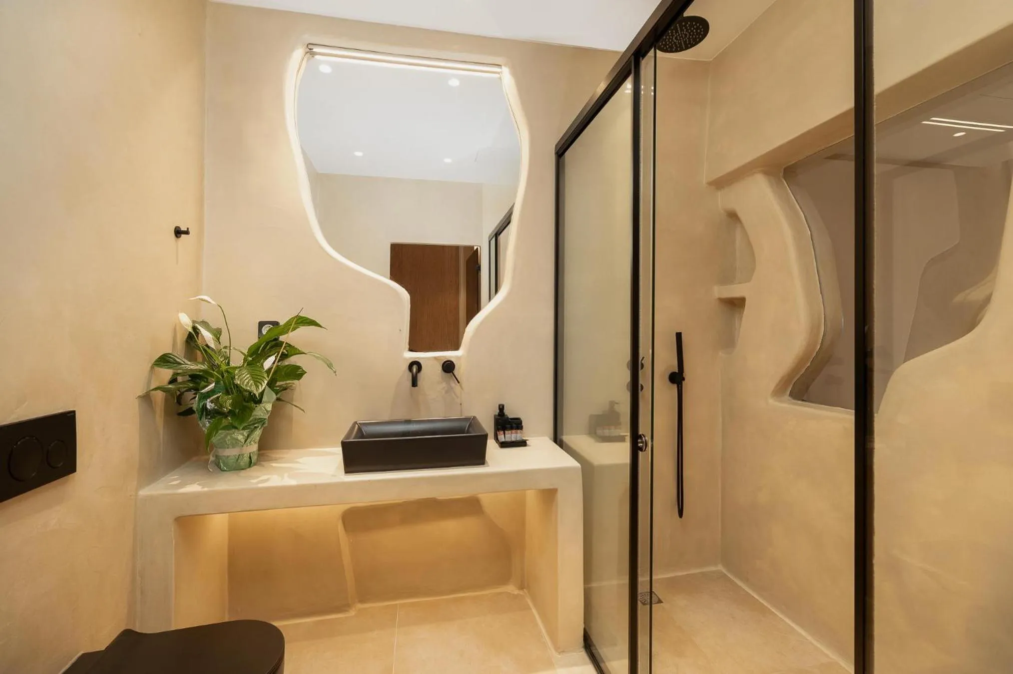 Portara Seaside Luxury Suites