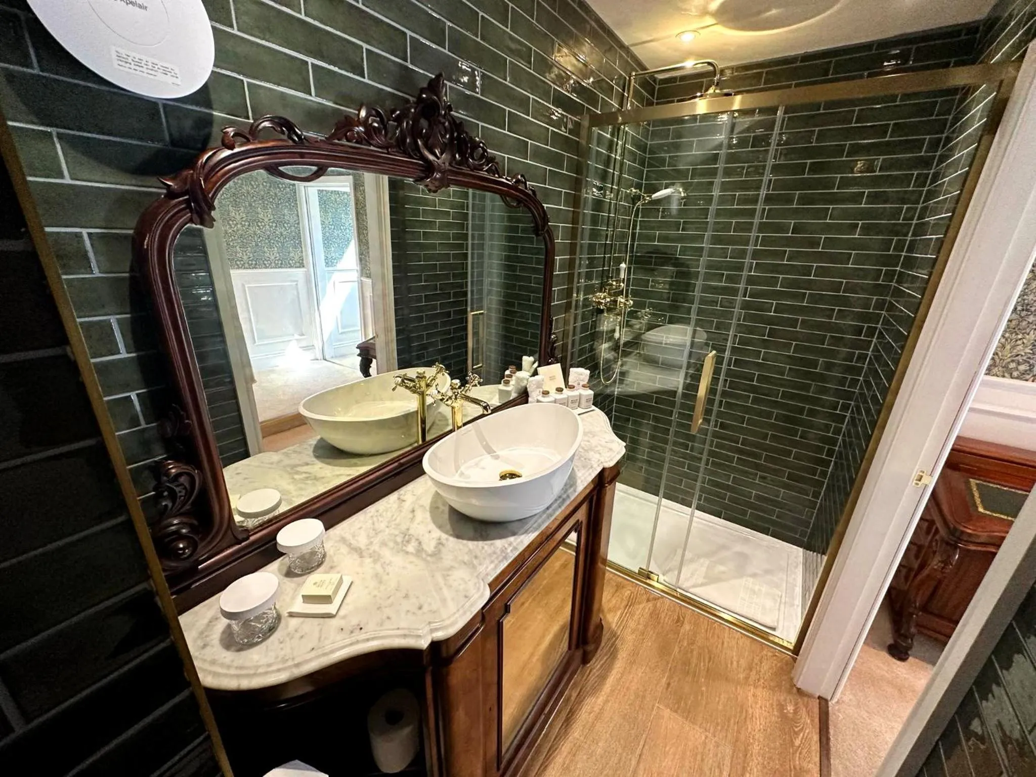 Bathroom in Plas Dinas Country House