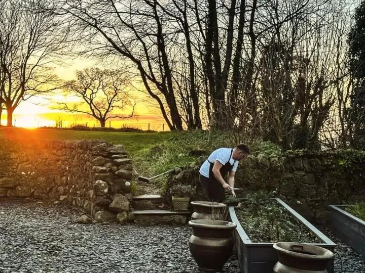 People in Plas Dinas Country House