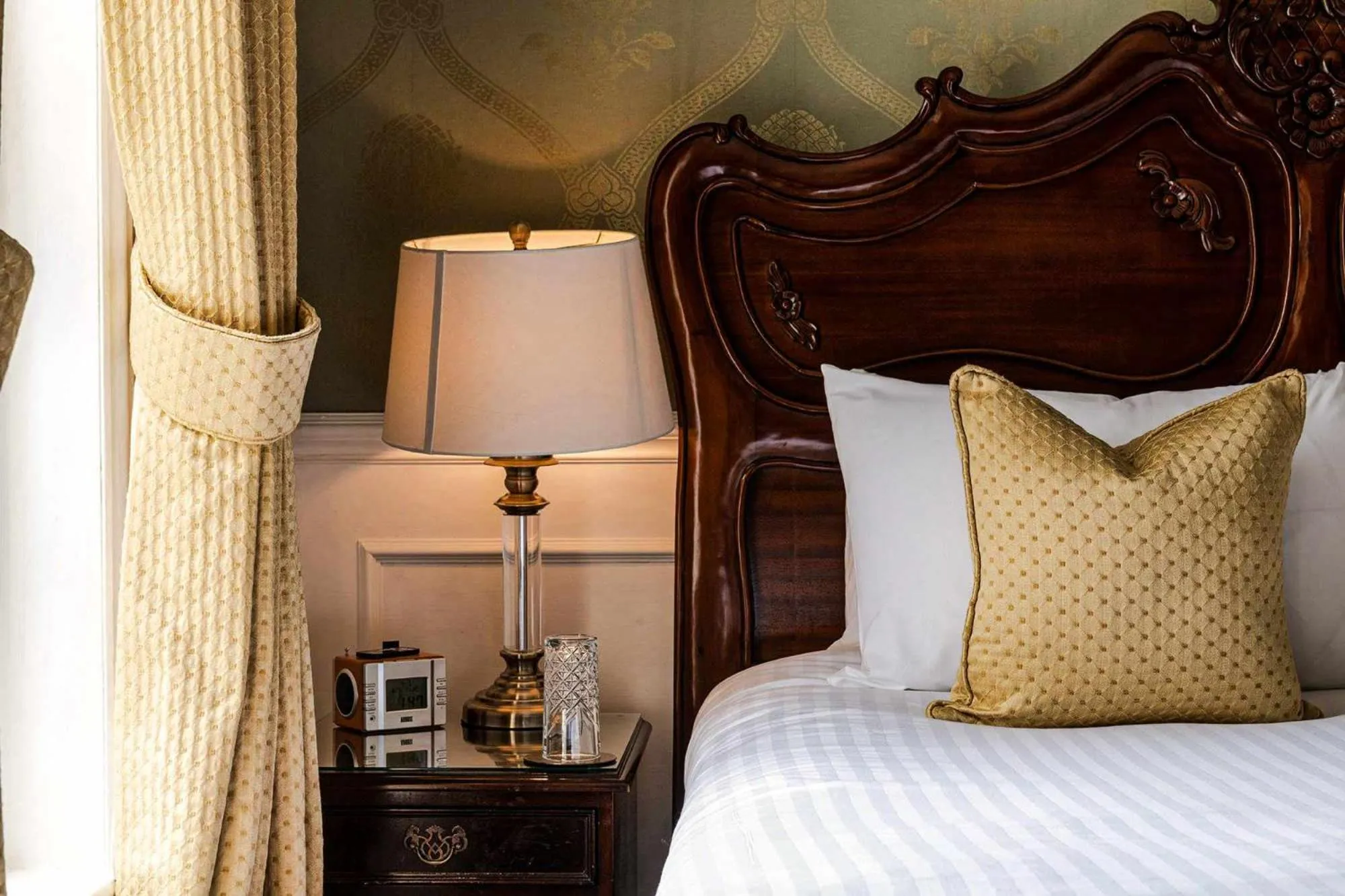 Bedroom, Bed in Plas Dinas Country House