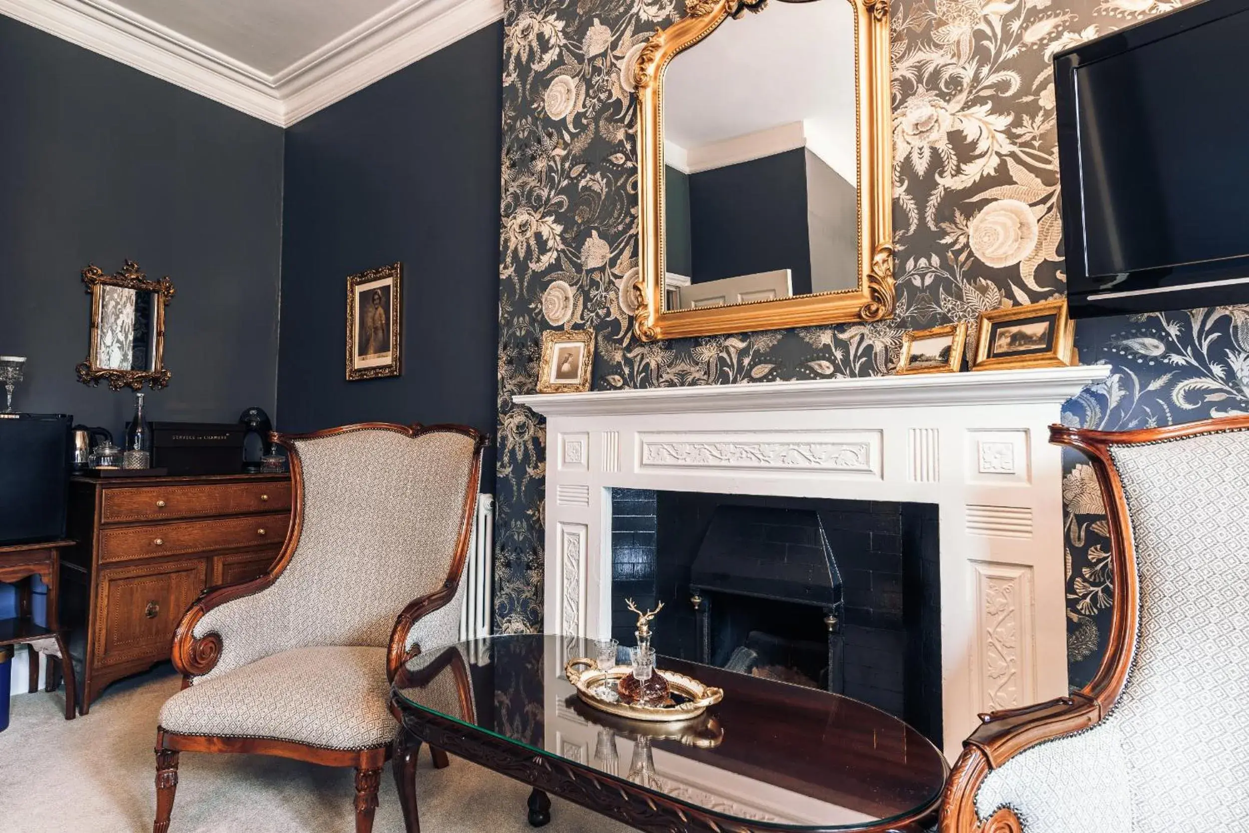 Deluxe Double or Twin Room with Garden View in Plas Dinas Country House Deluxe Double or Twin Room with Garden View in Plas Dinas Country House