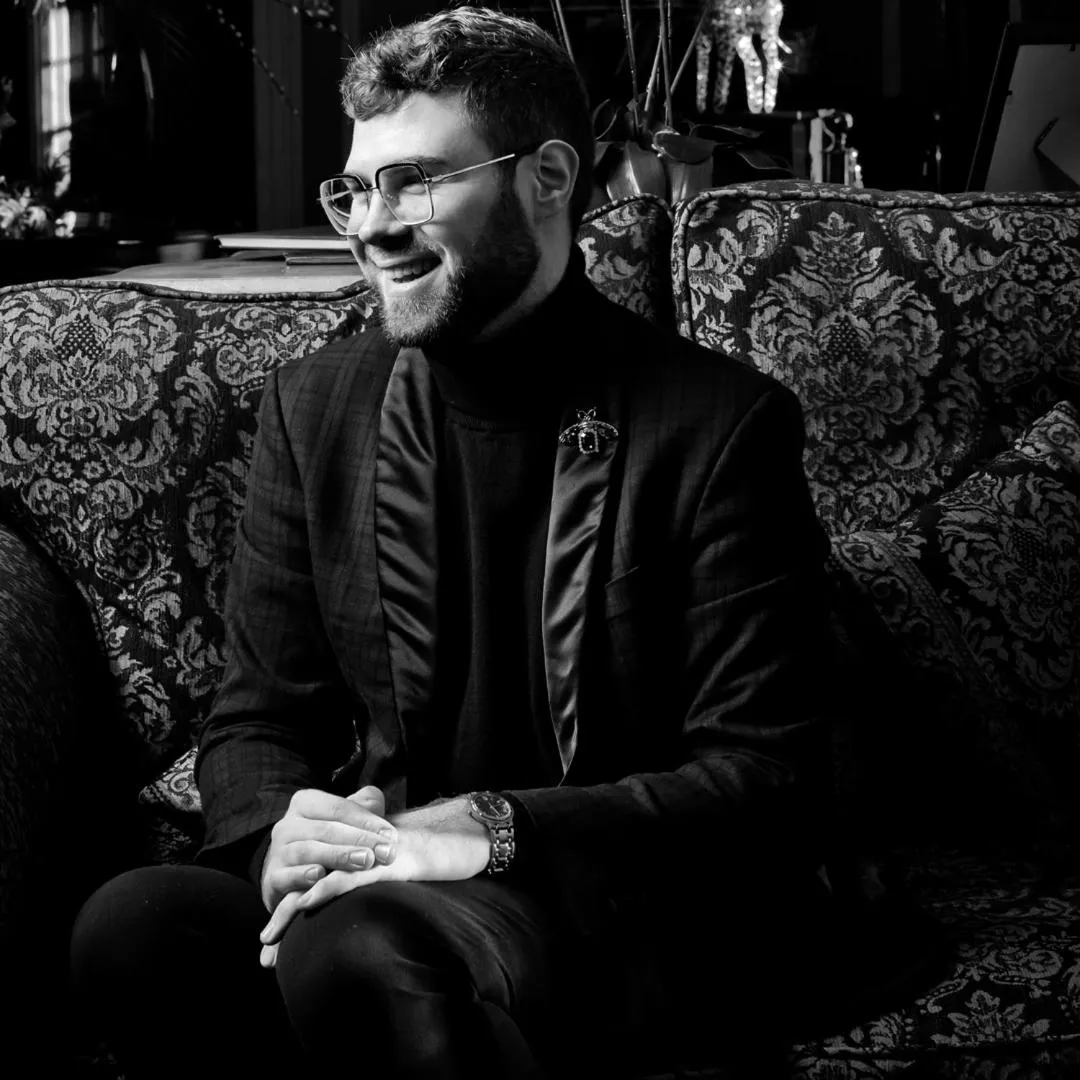 People in Plas Dinas Country House