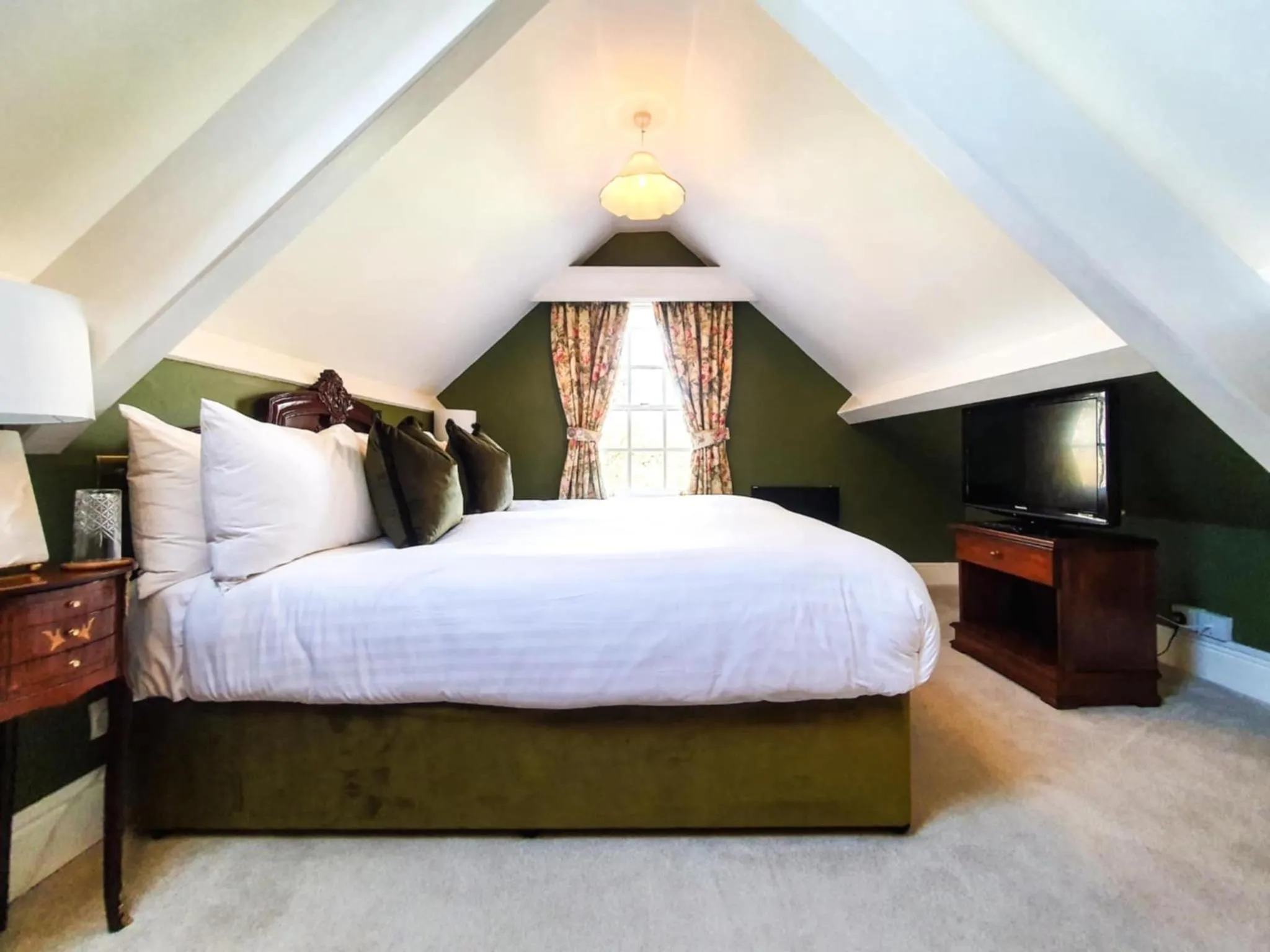 Bed in Plas Dinas Country House