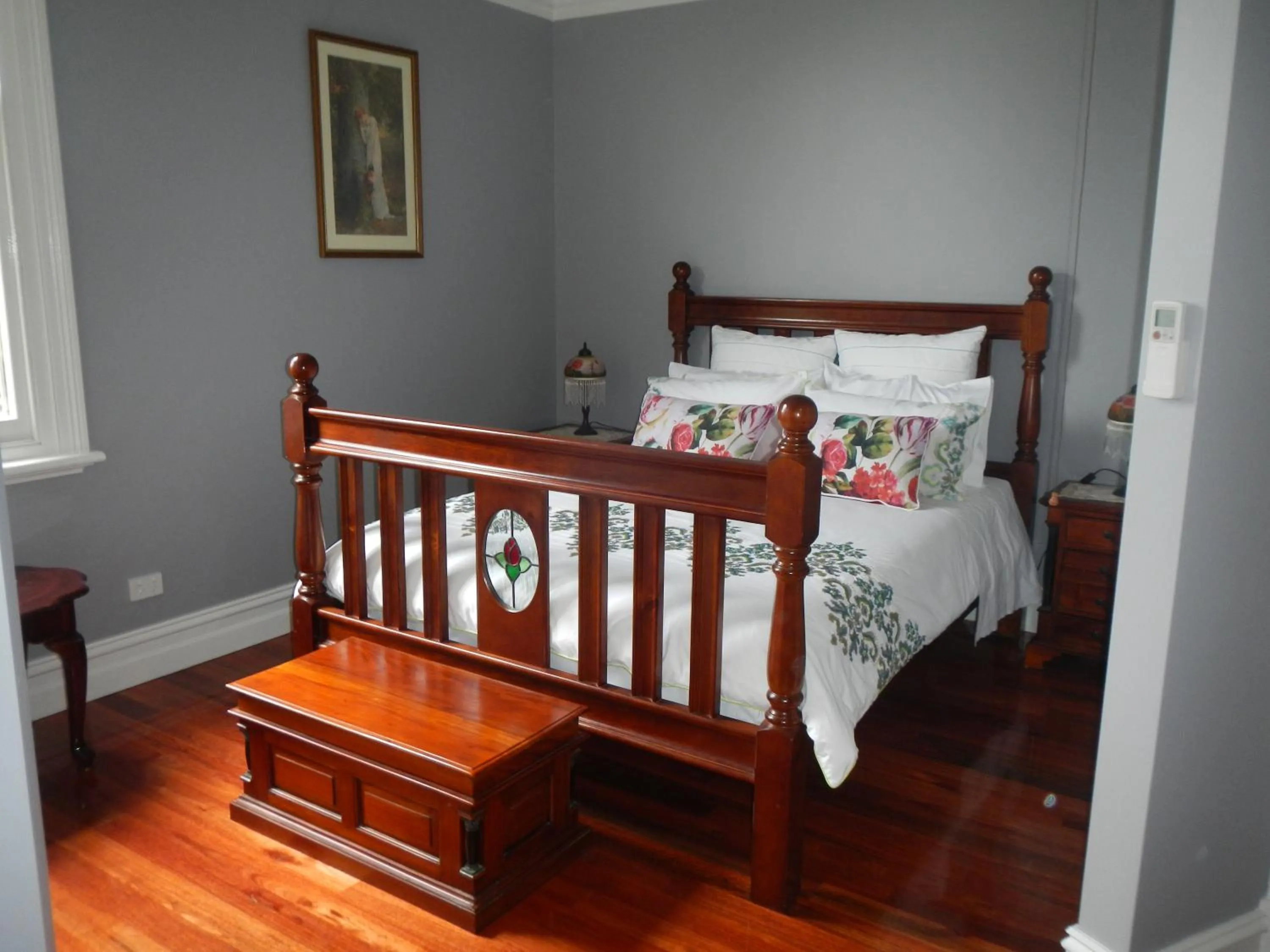 Bed in The Oaks Lilydale Accommodation