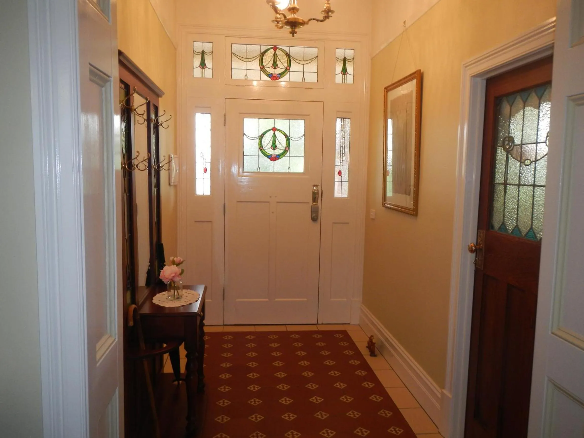 Photo of the whole room in The Oaks Lilydale Accommodation