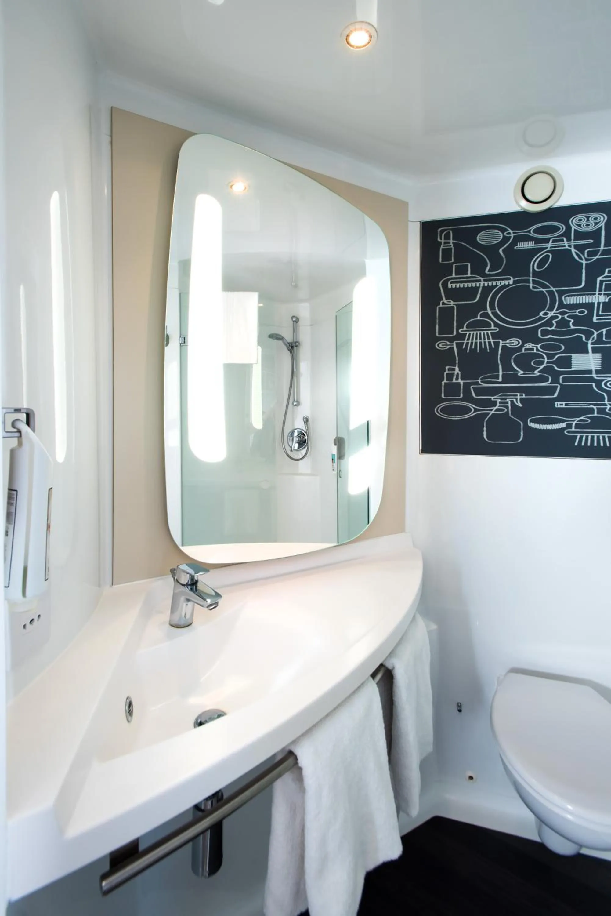 Bathroom in ibis Birmingham Bordesley