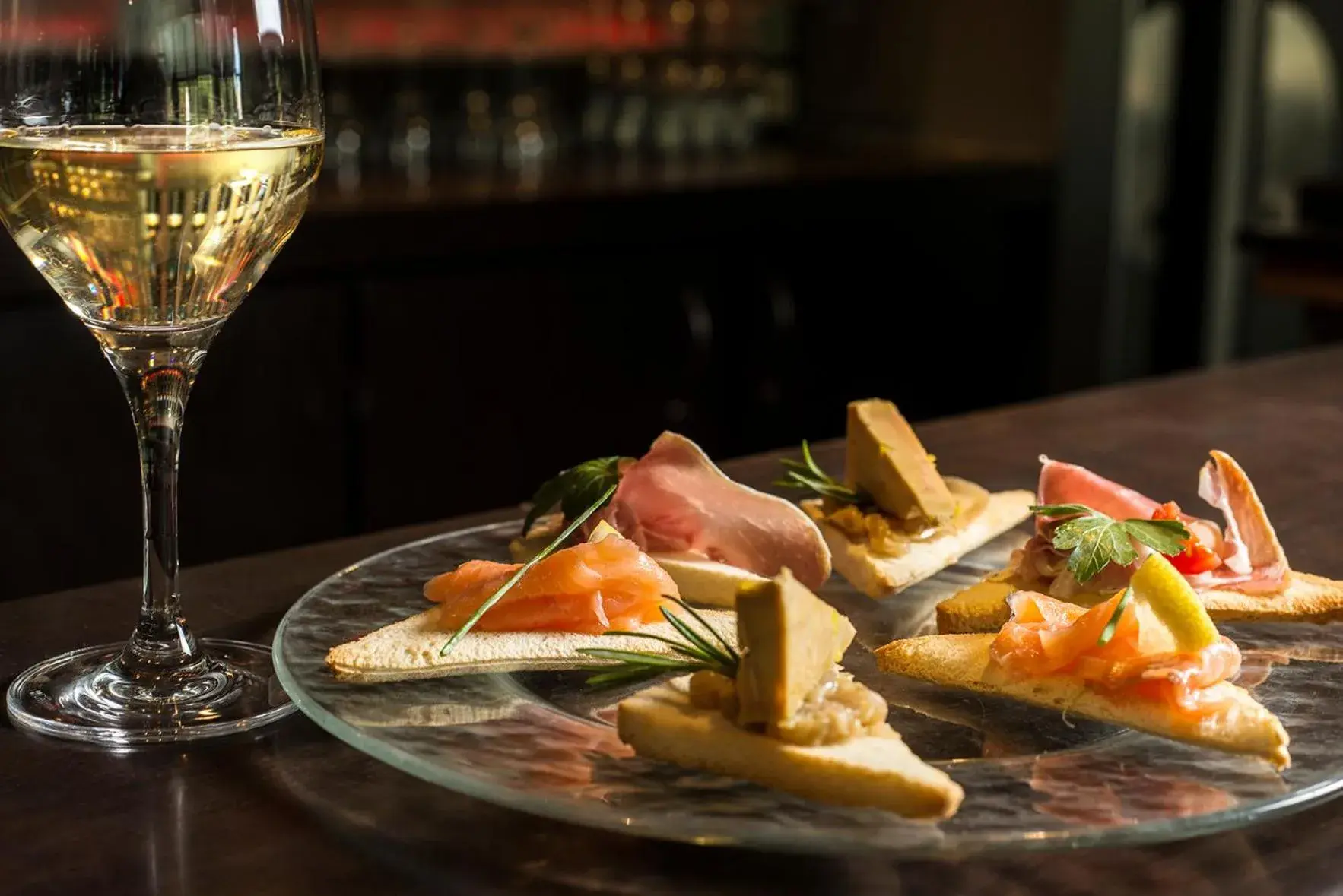 Lounge or bar in Hôtel Inn Design Paris Saint Quentin Lounge or bar in Hôtel Inn Design Paris Saint Quentin