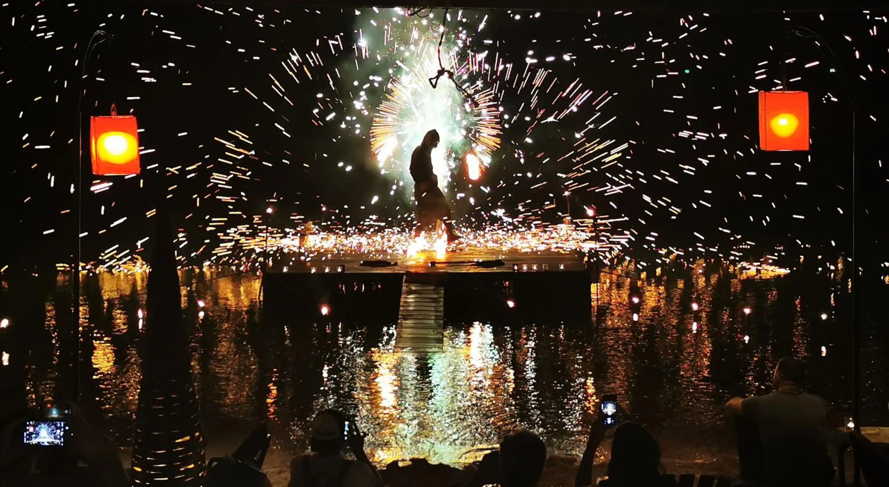 Restaurant/places to eat in Alcove Bungalow