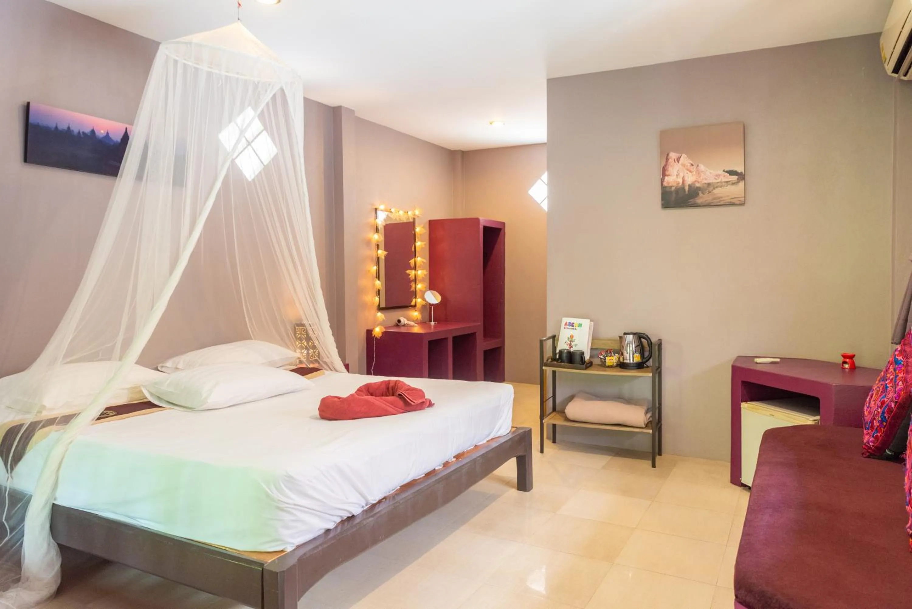 Bed in Alcove Bungalow