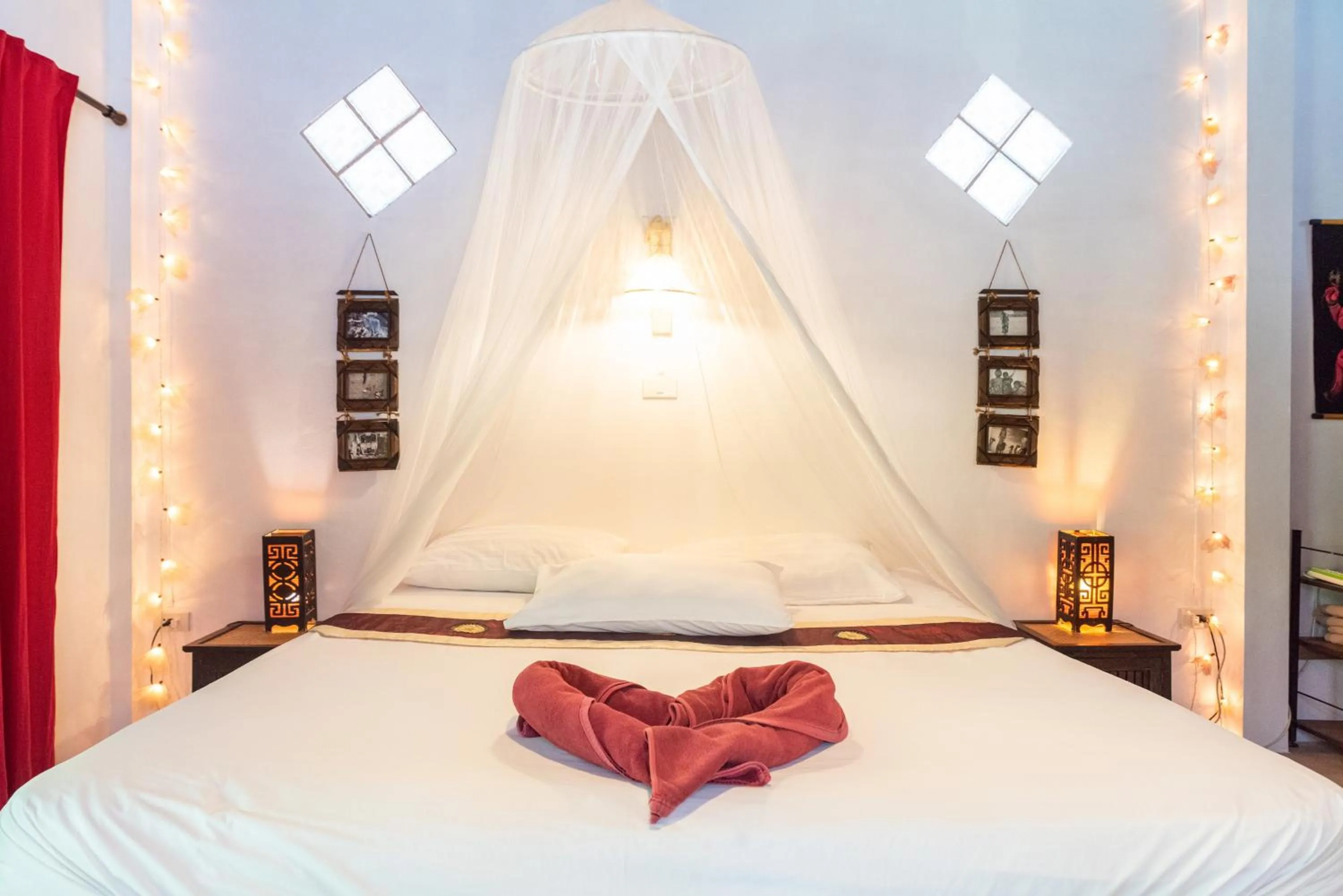 Bed in Alcove Bungalow