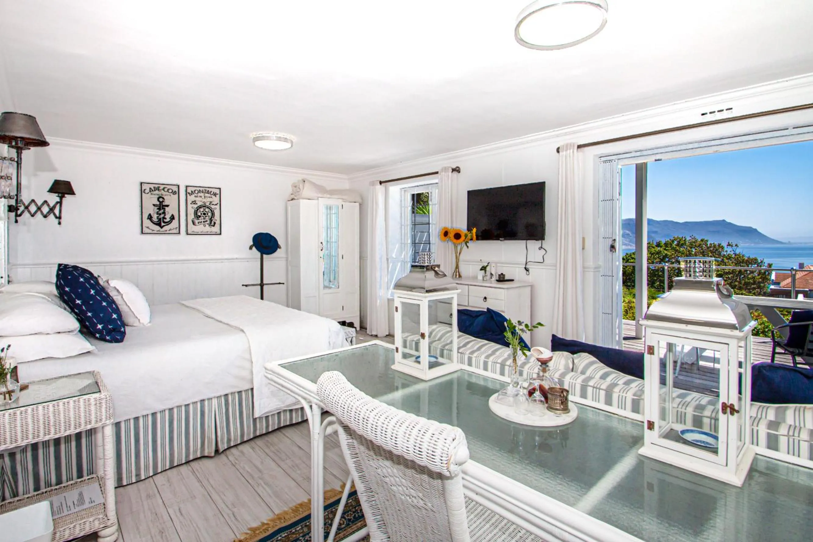Superior King Room with Sea View - single occupancy in A Boat House