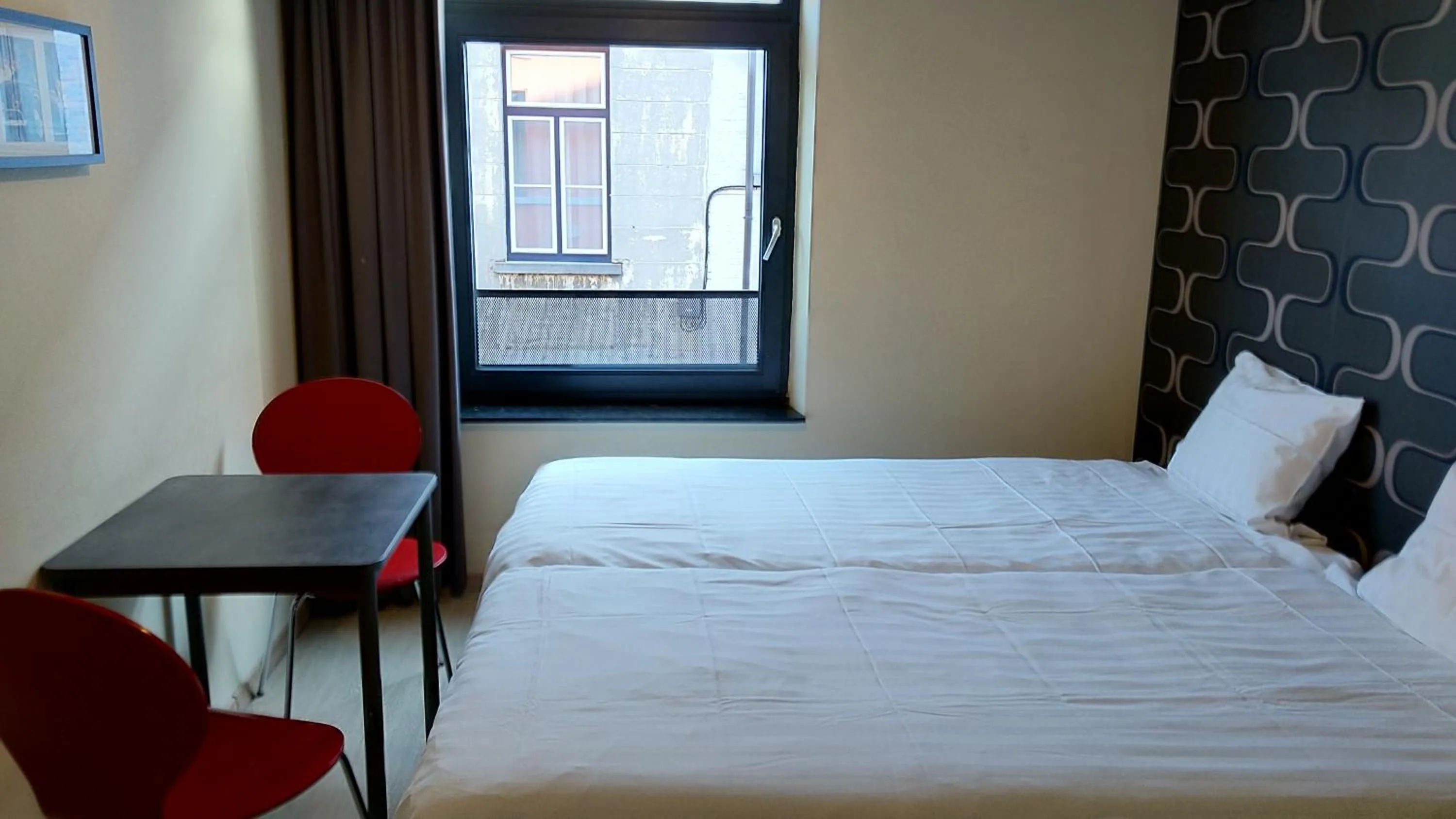 Photo of the whole room, Bed in Leuven City Hostel