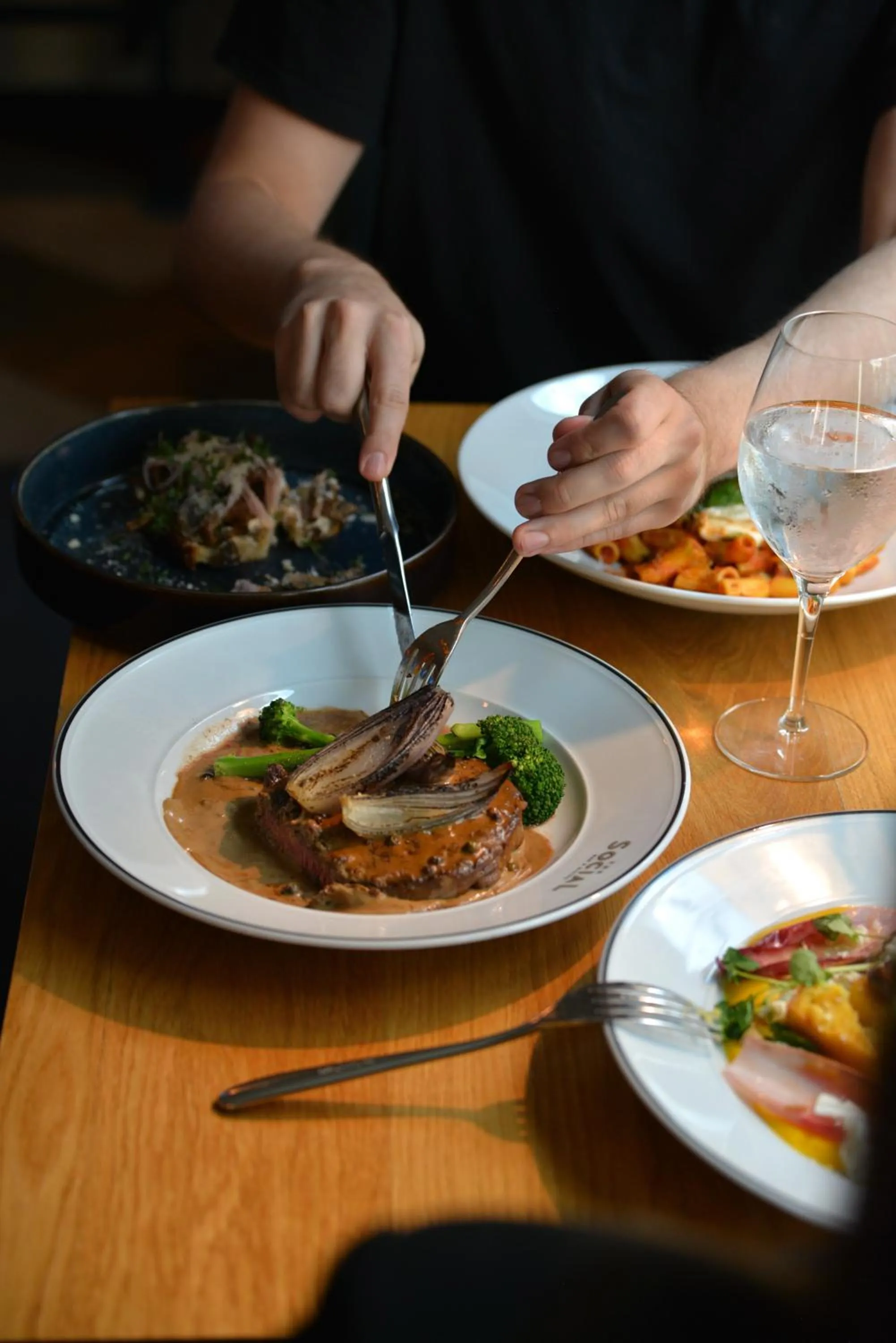 Restaurant/places to eat in Quality Hotel The Mill