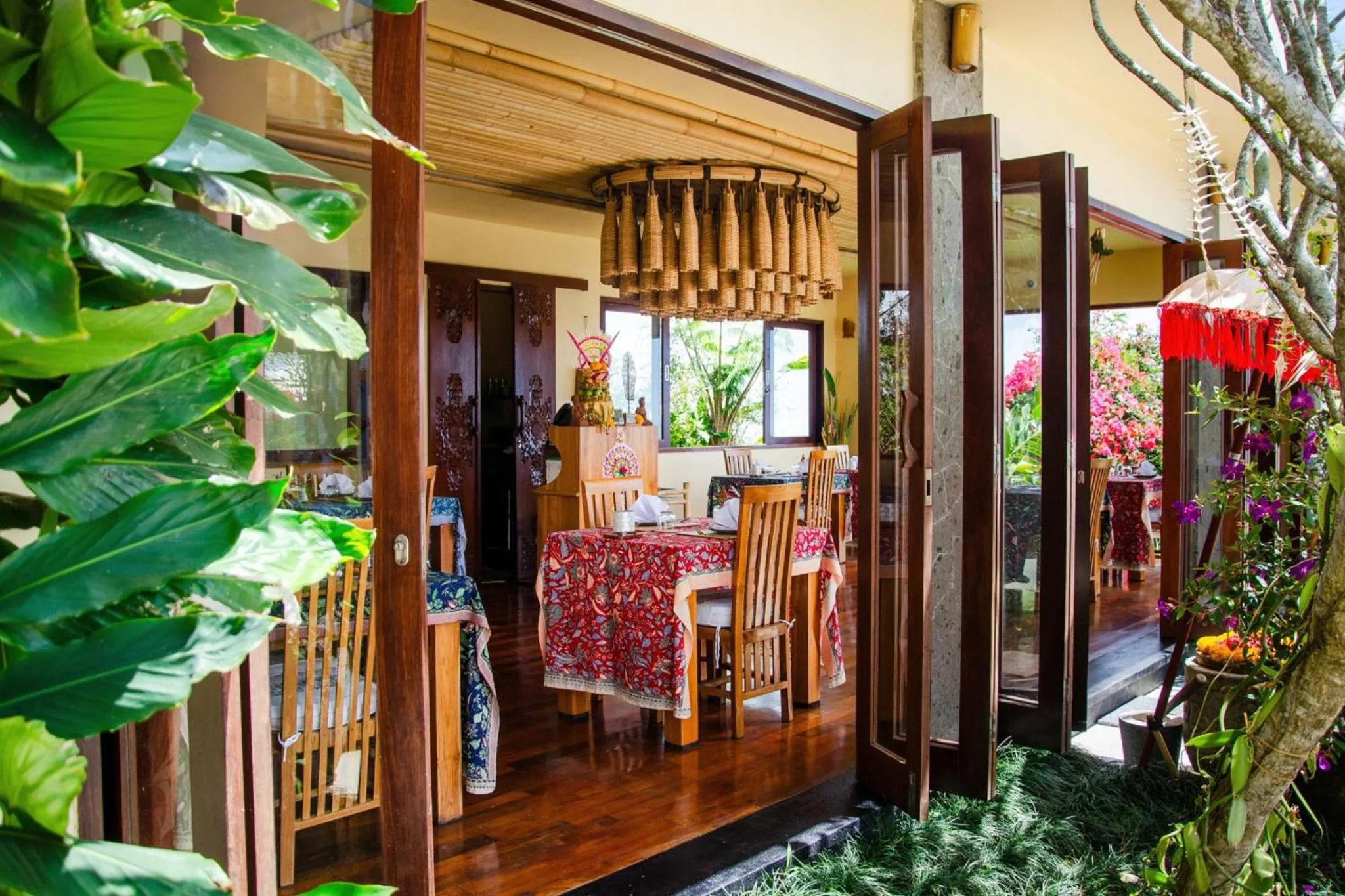 Restaurant/places to eat in Munduk Moding Plantation Nature Resort