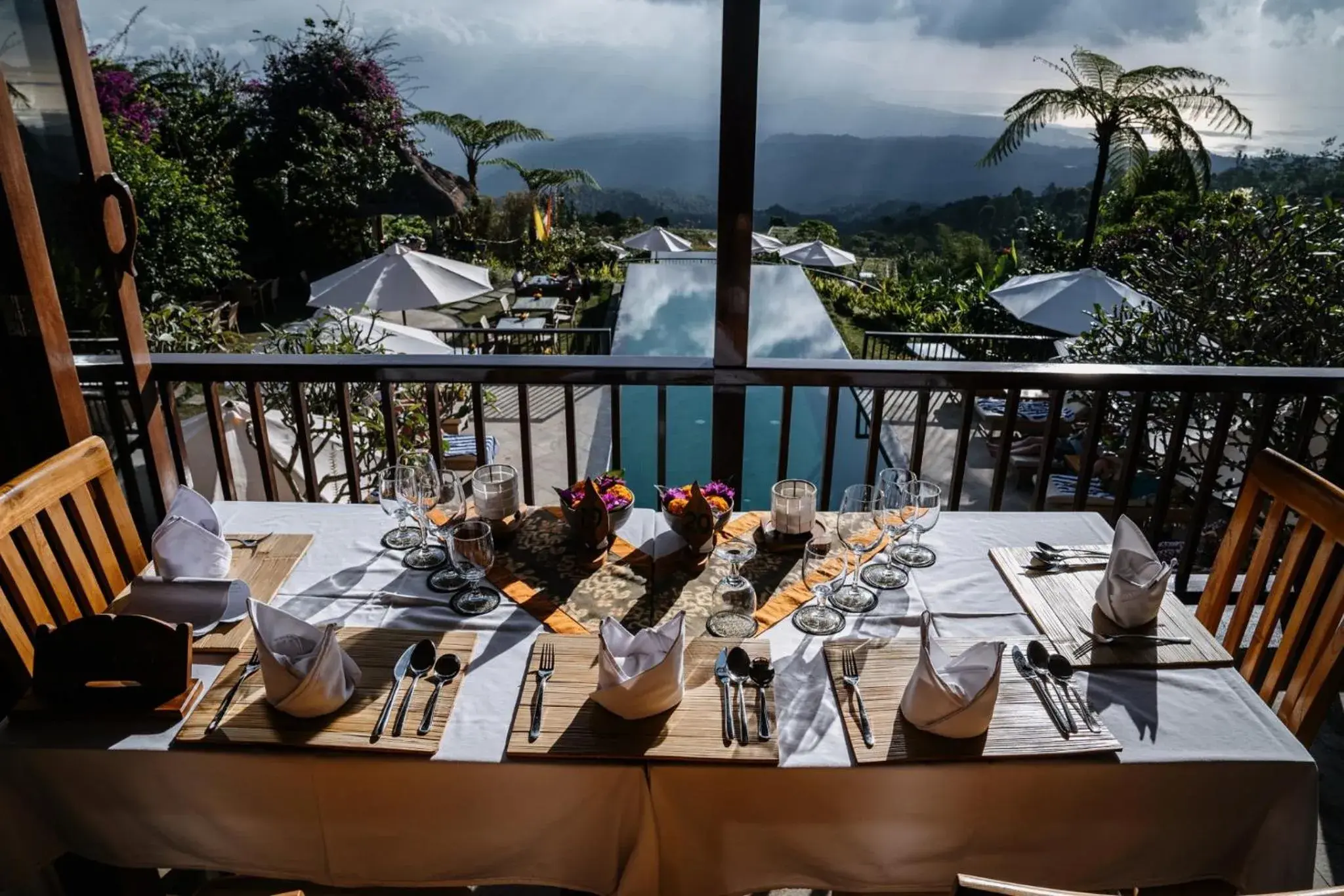 Restaurant/places to eat in Munduk Moding Plantation Nature Resort Restaurant/places to eat in Munduk Moding Plantation Nature Resort