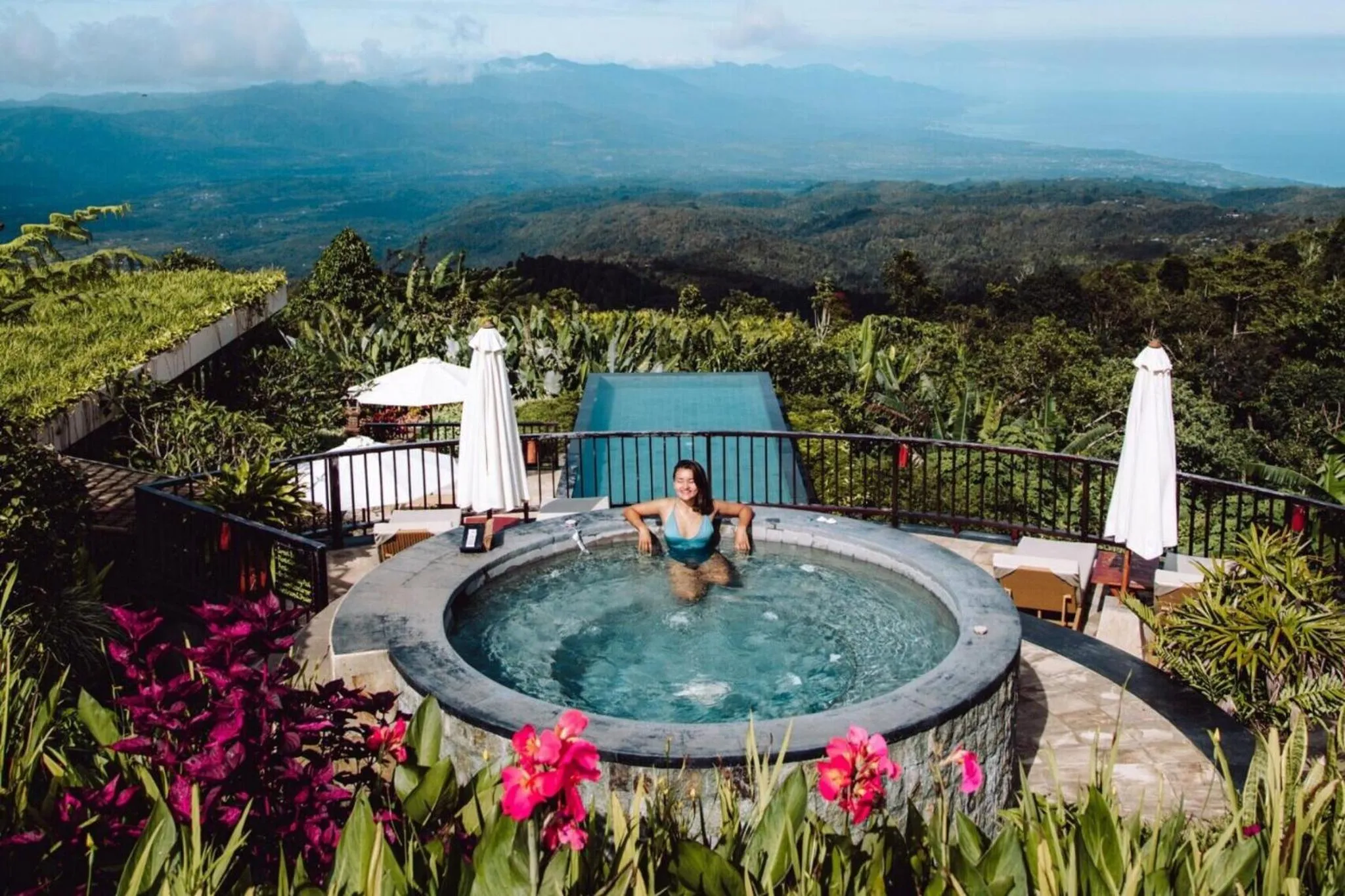 Swimming pool in Munduk Moding Plantation Nature Resort